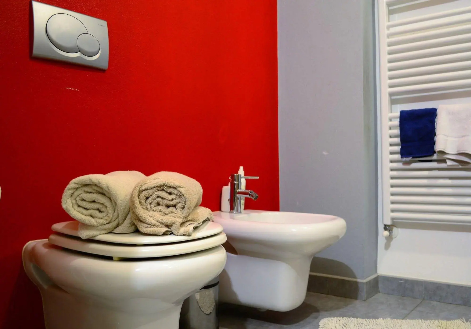 Appartamento Vista Lago Red & Grey