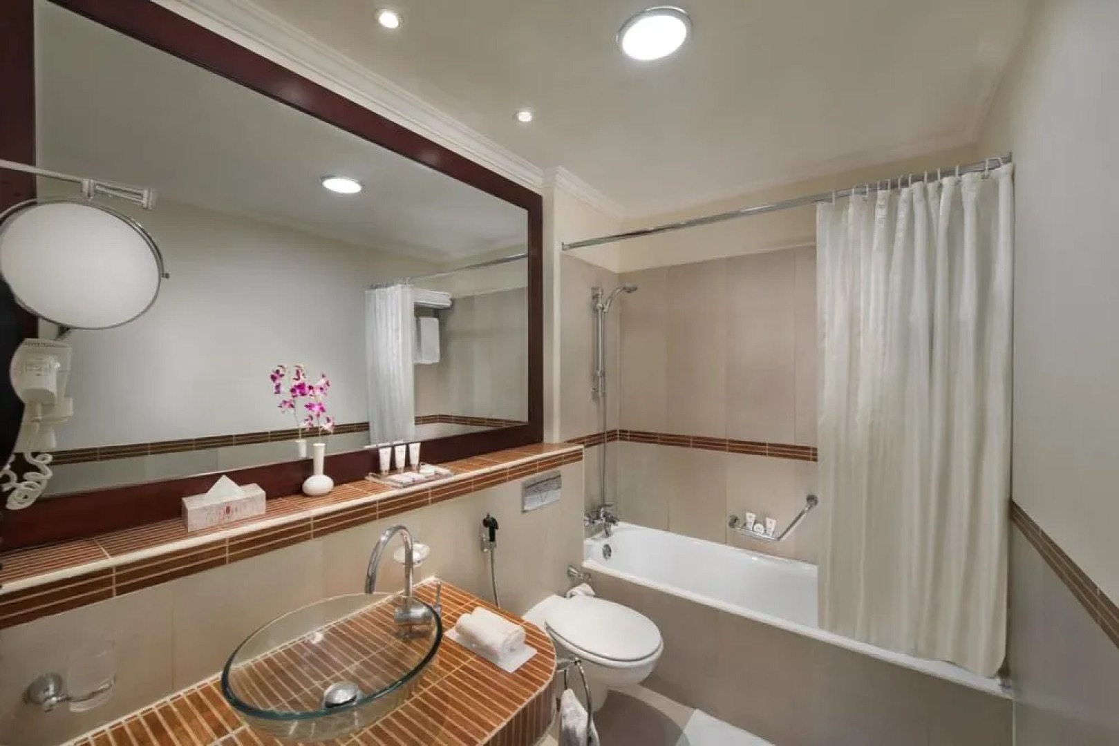 Savoy Crest Hotel Apartments