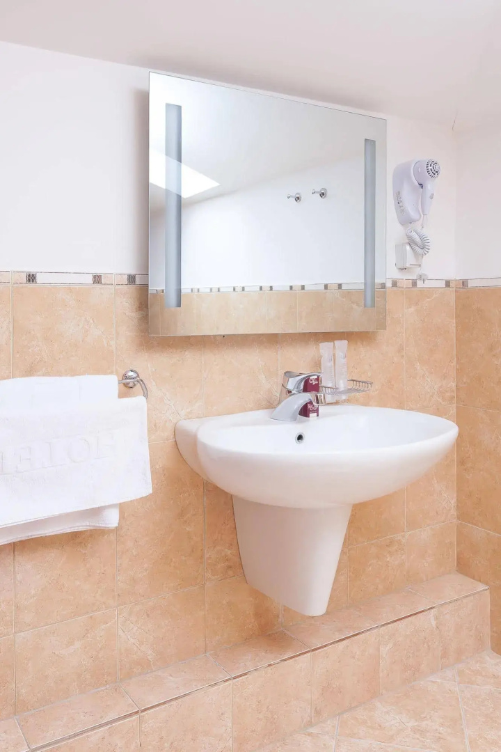Modern Inn Boutique Hotel