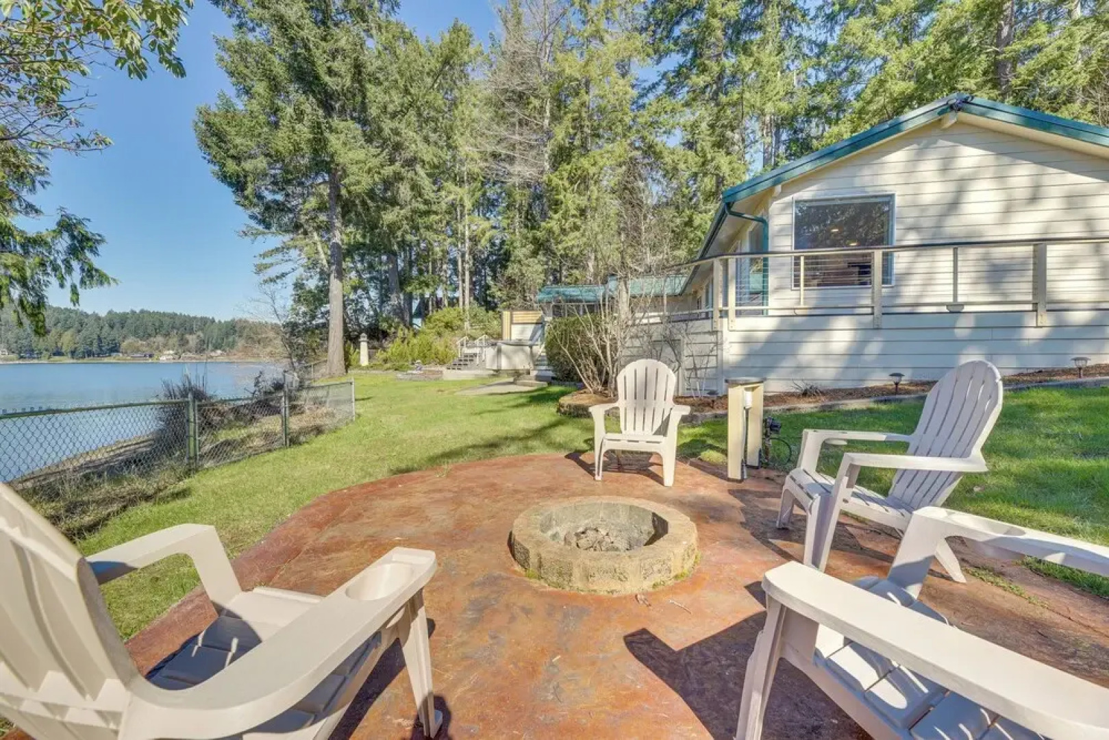Waterfront Washington Getaway w/ Hot Tub & Deck!