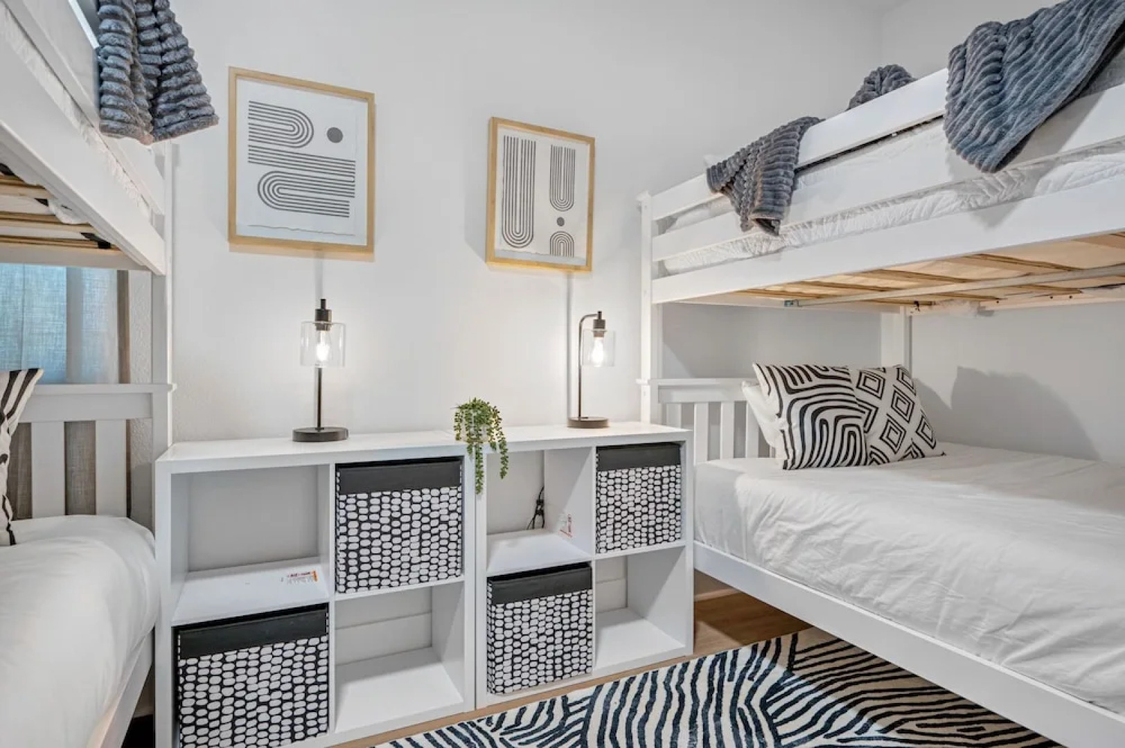 Luxury Modern Villa w/ Pool, Jacuzzi & Amenities!