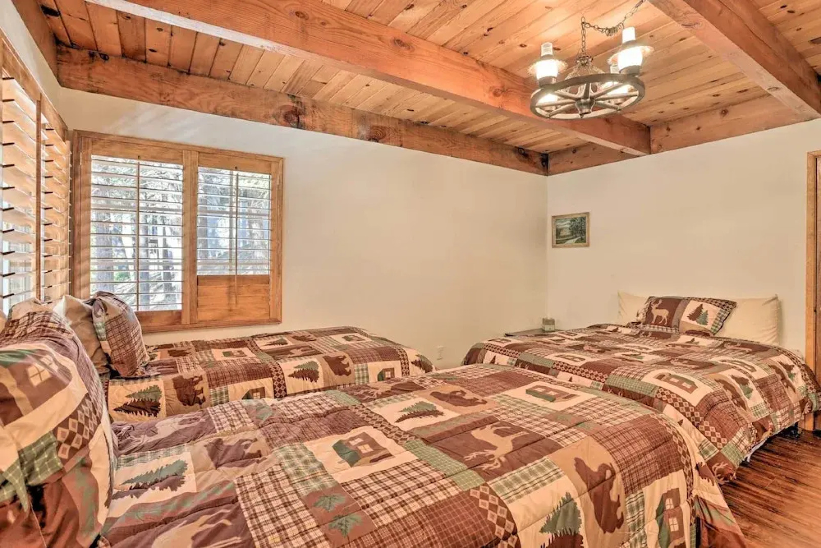 Delightful Family Cabin: Walk to Lake Gregory!