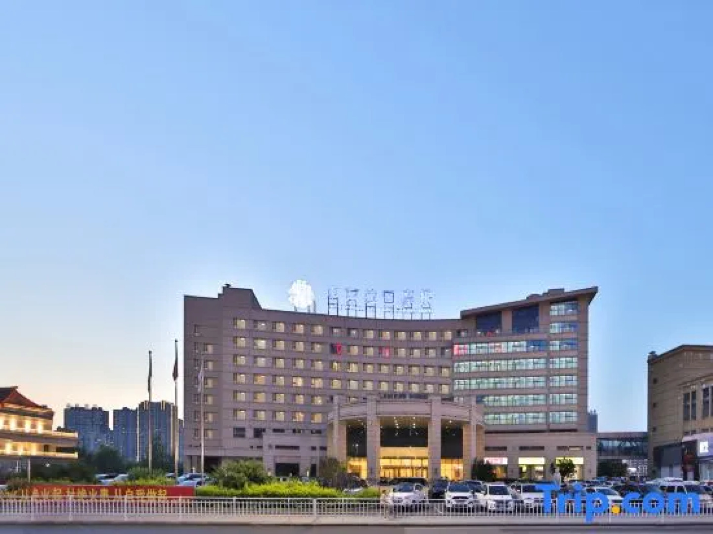 Zhongdong Latour Morgan Hotel（ZHONGDONG NEW WORLD LIVING MALL）