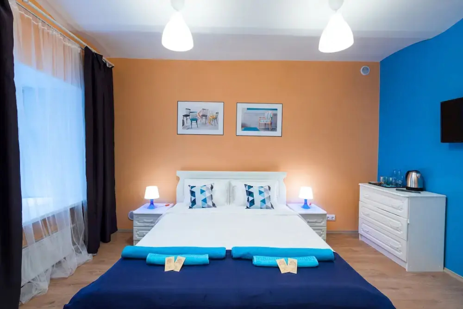 Mini-hotel 12 stuliev