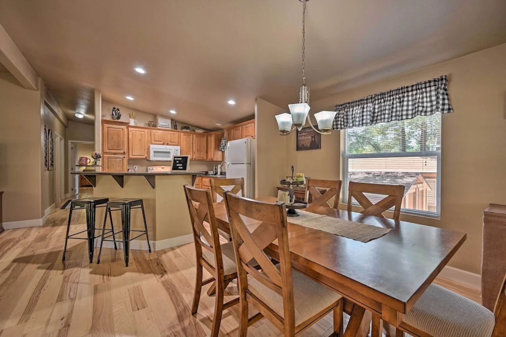 Near Hiking: Munds Park Cabin w/ Deck & Yard