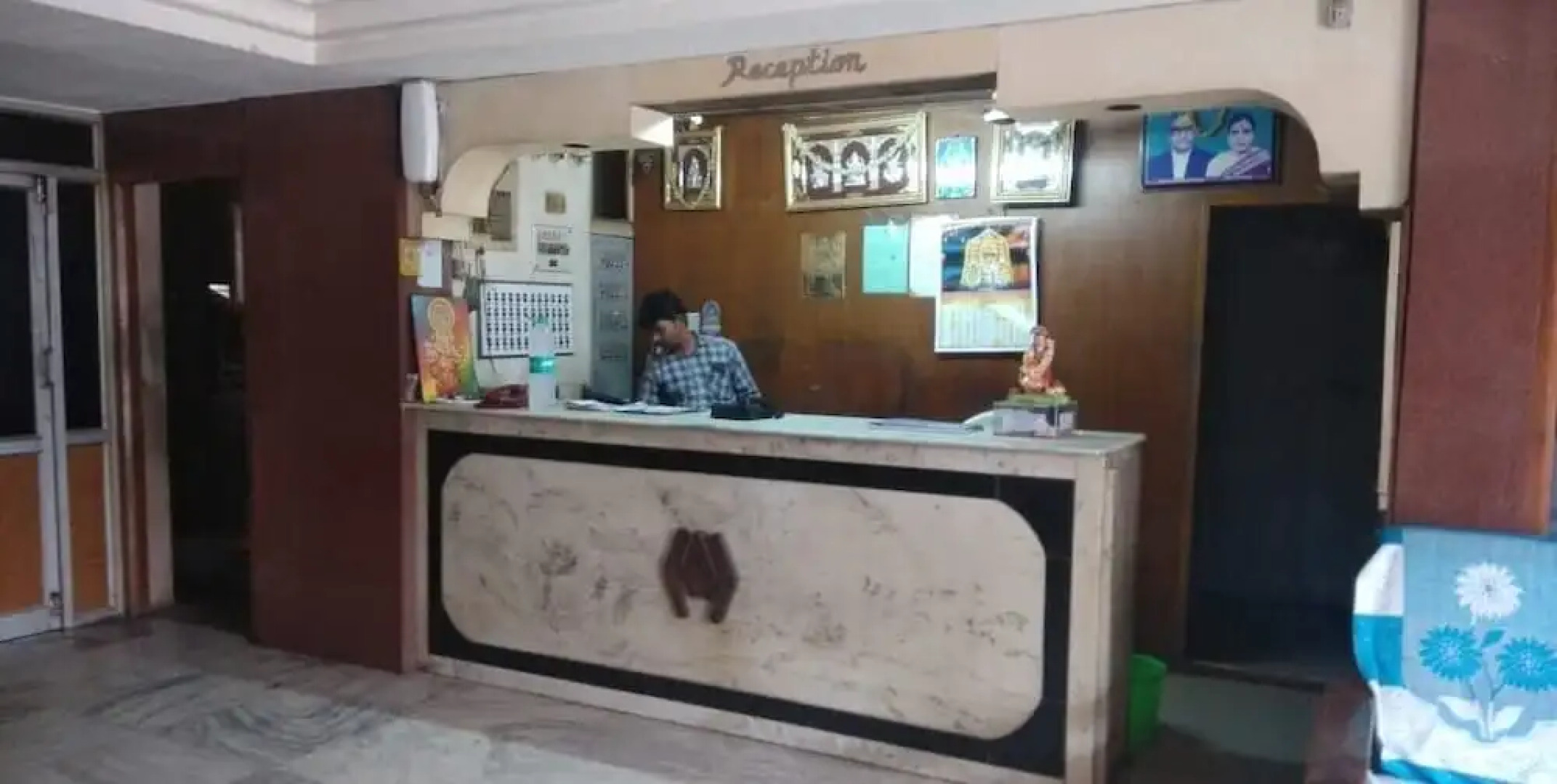 Iroomz Hotel Amaravathi
