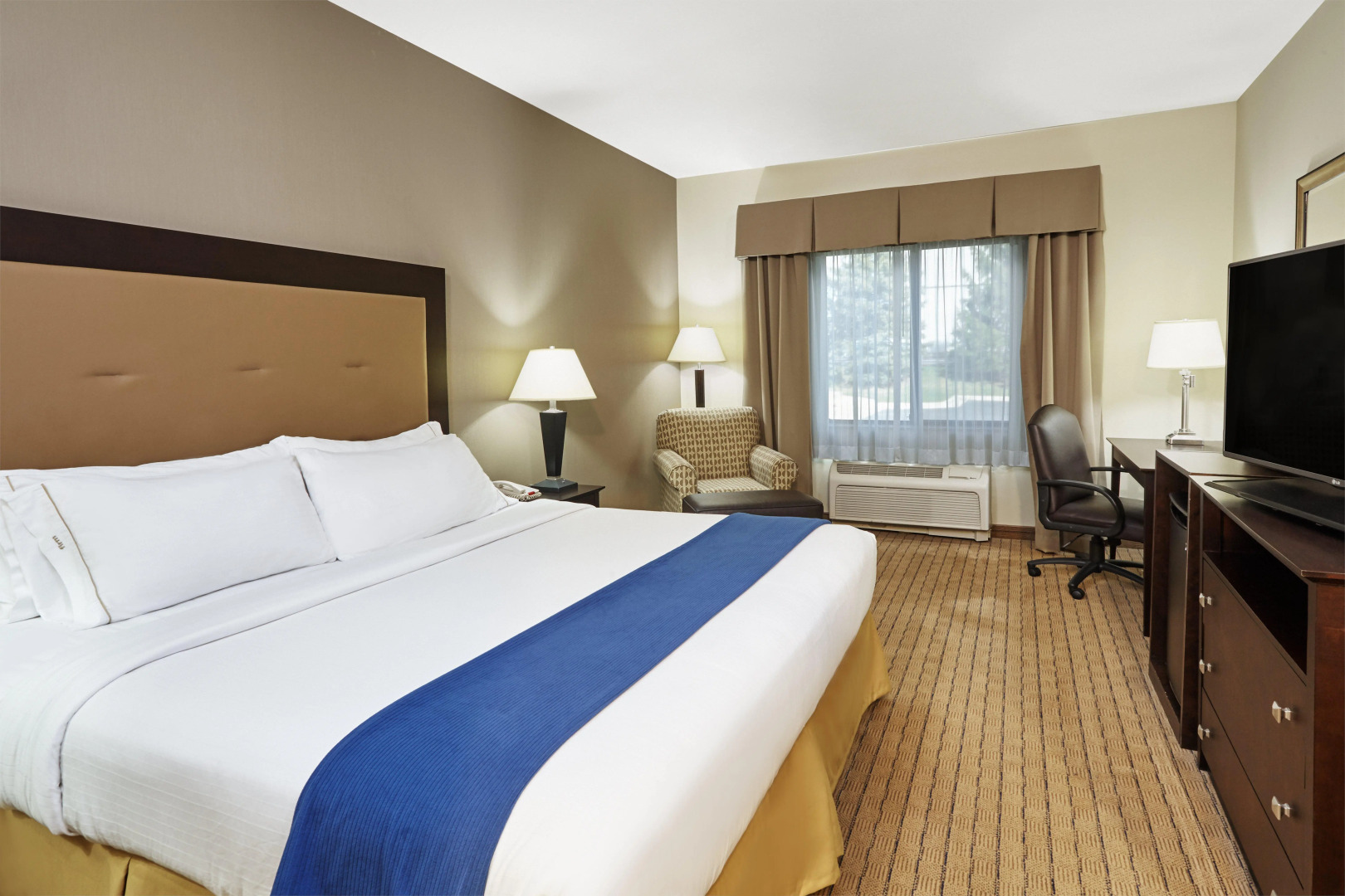 Holiday Inn Express Hotel & Suites Madison-Verona by IHG