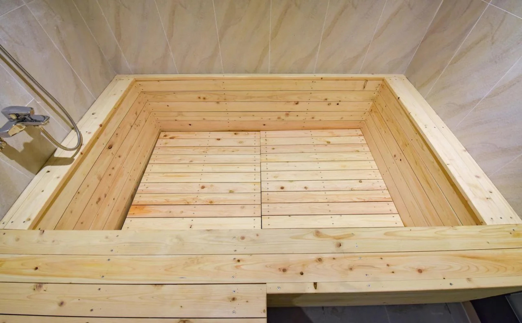 Two Heart Hotel Gimhae Waterpark