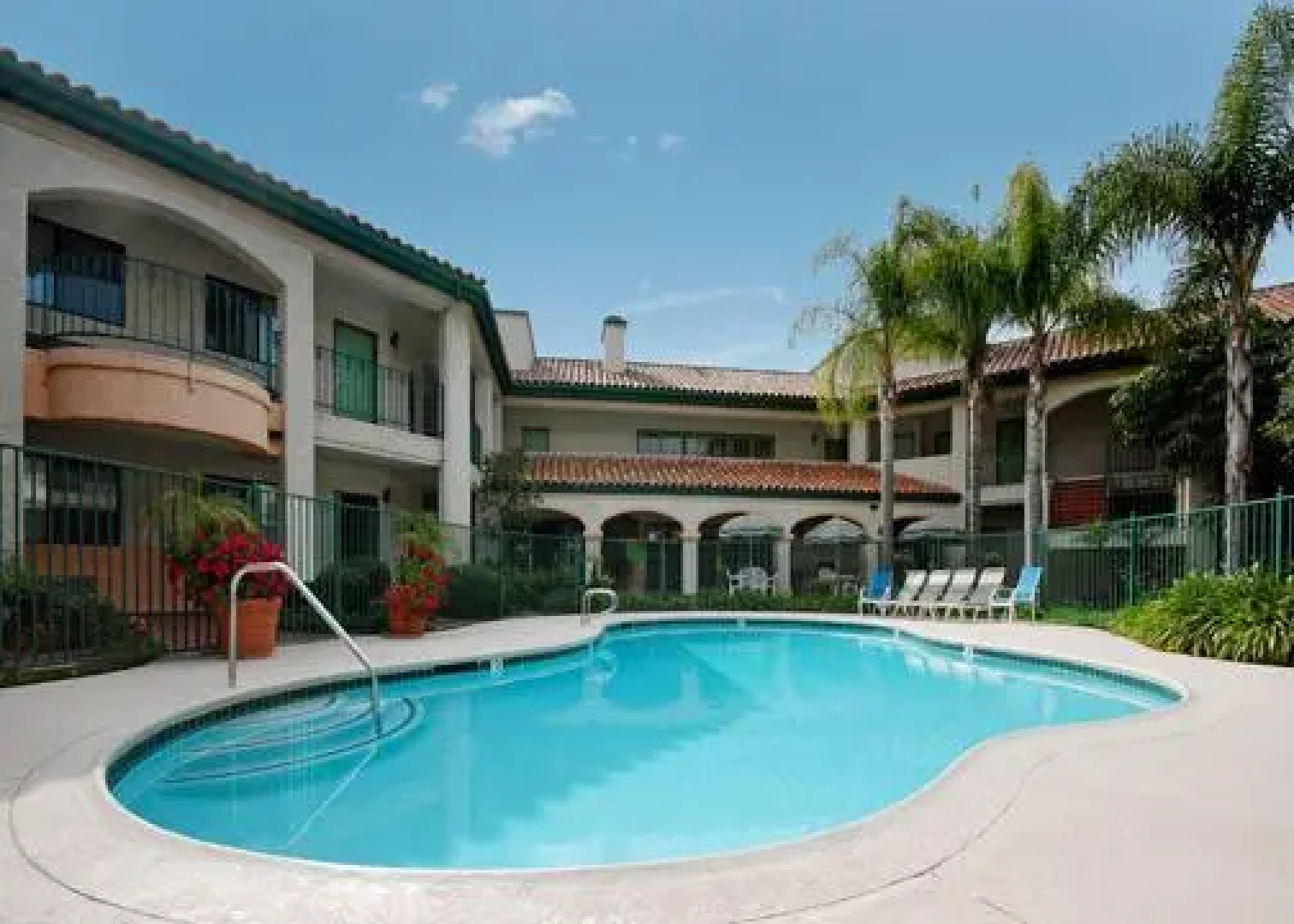 Comfort Suites Near Fairplex