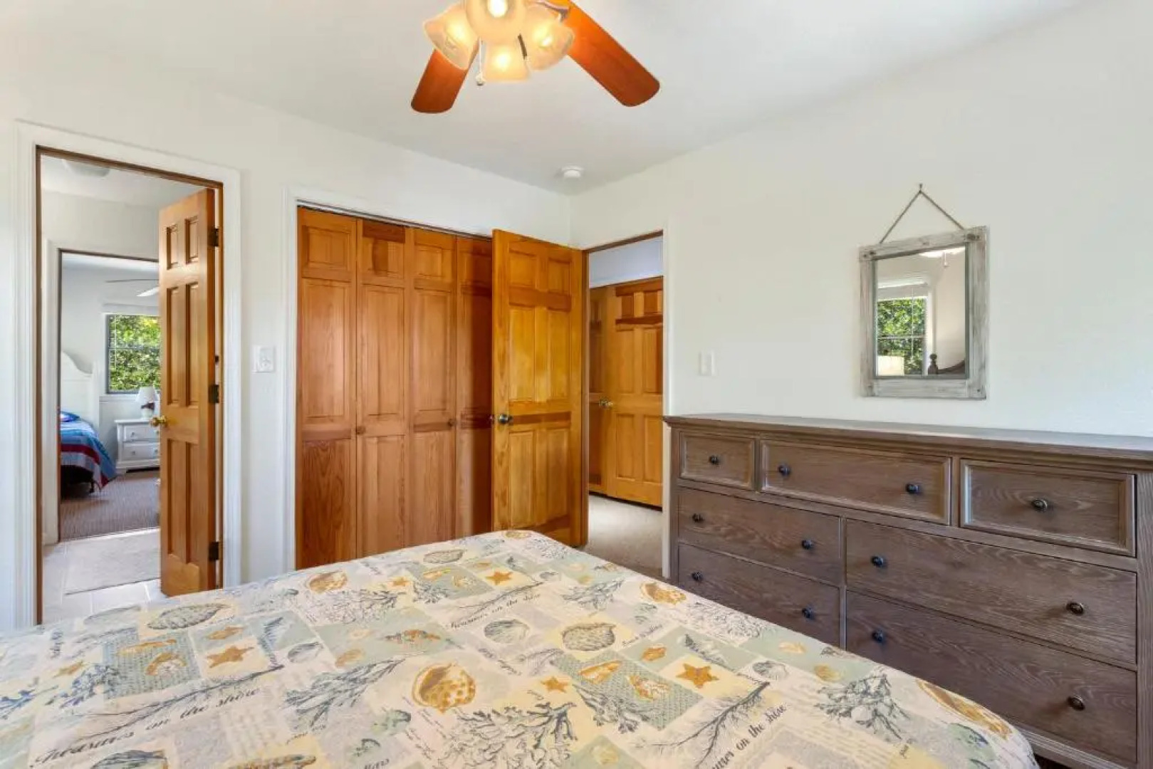 1100 - La Maison De Geezer