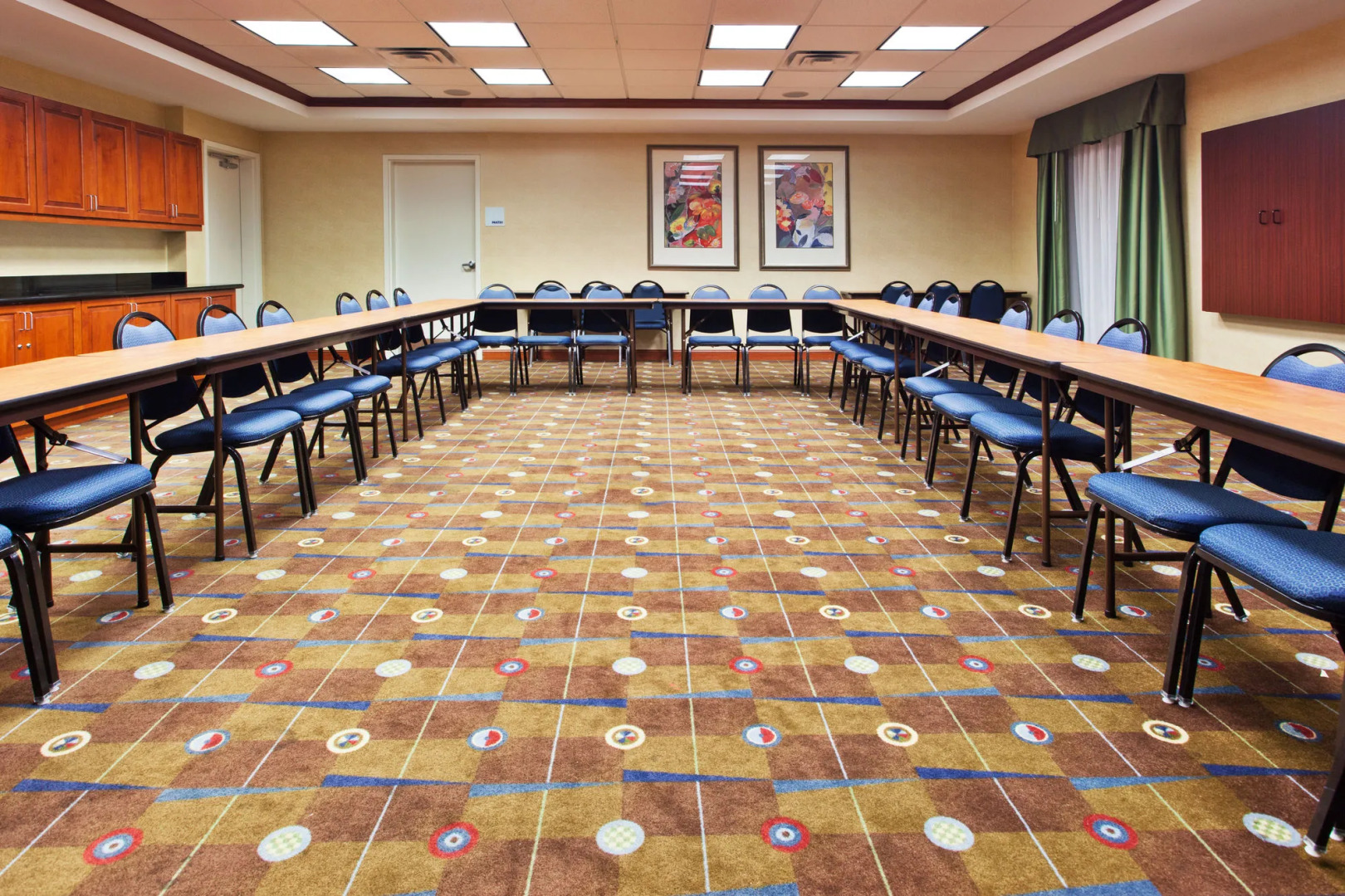 Holiday Inn Express & Suites Baton Rouge East by IHG