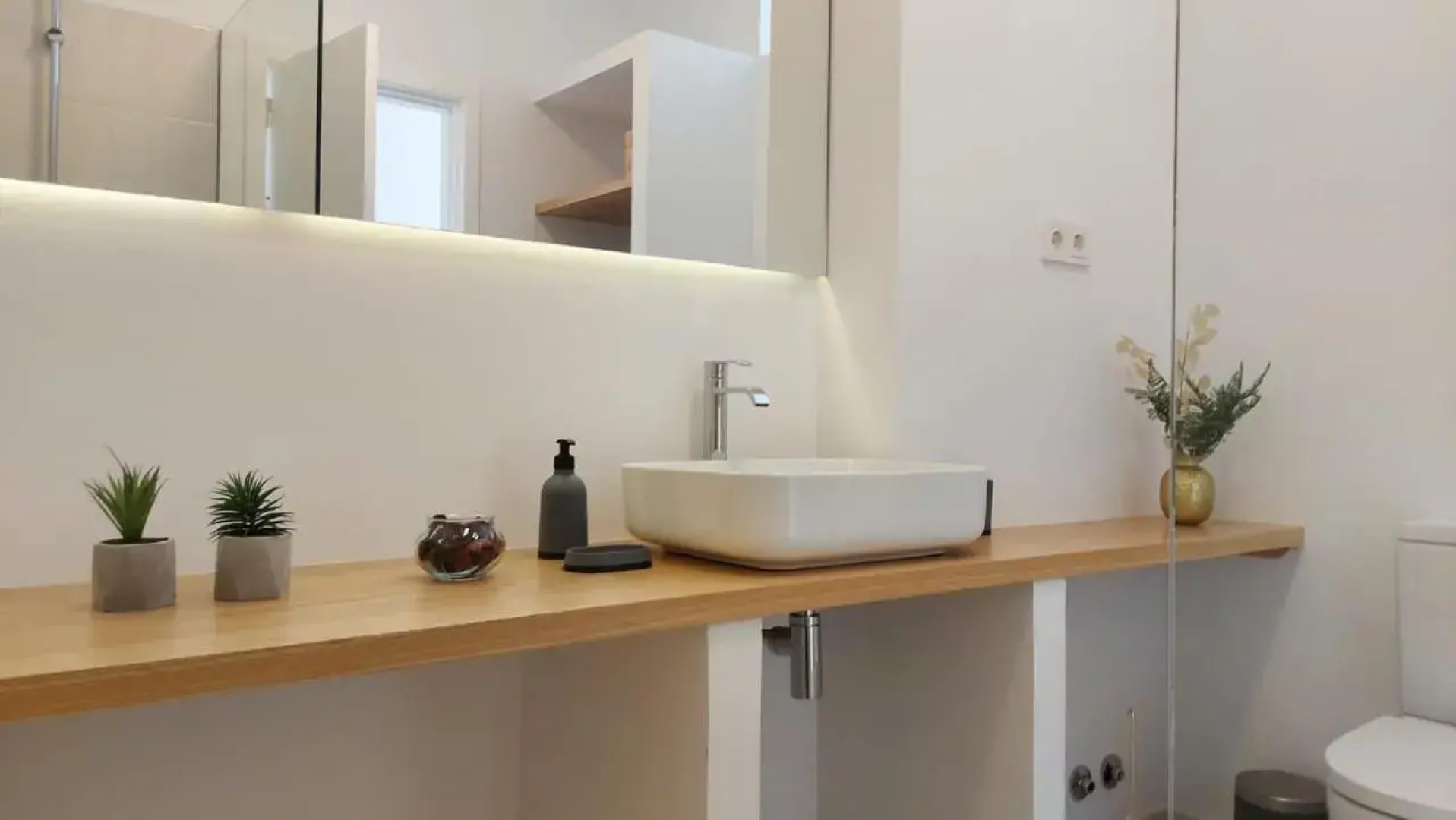 La Laguna Deluxe Apartment