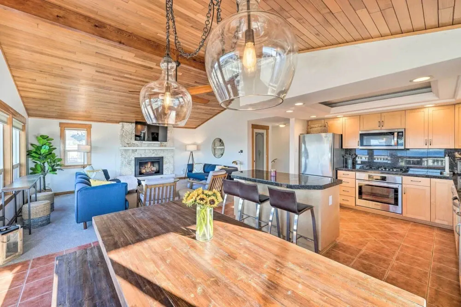 Mckees Beach House w/ Ocean Views, Hot Tub!