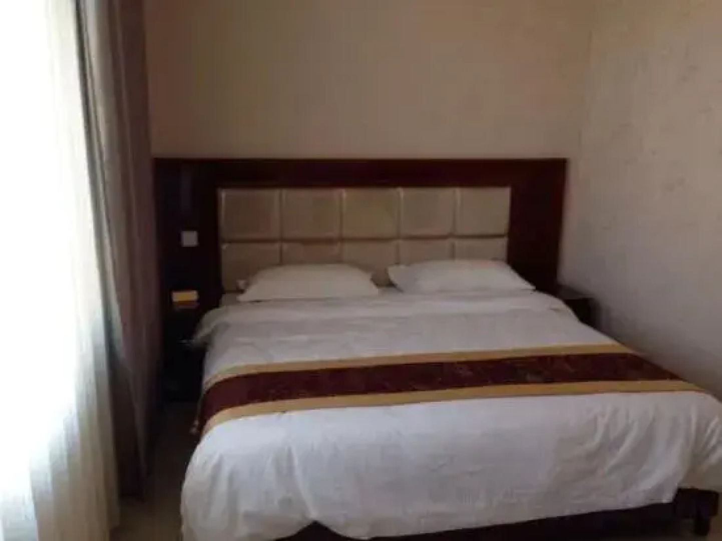 Ditan Hotel, Alxa Right Banner