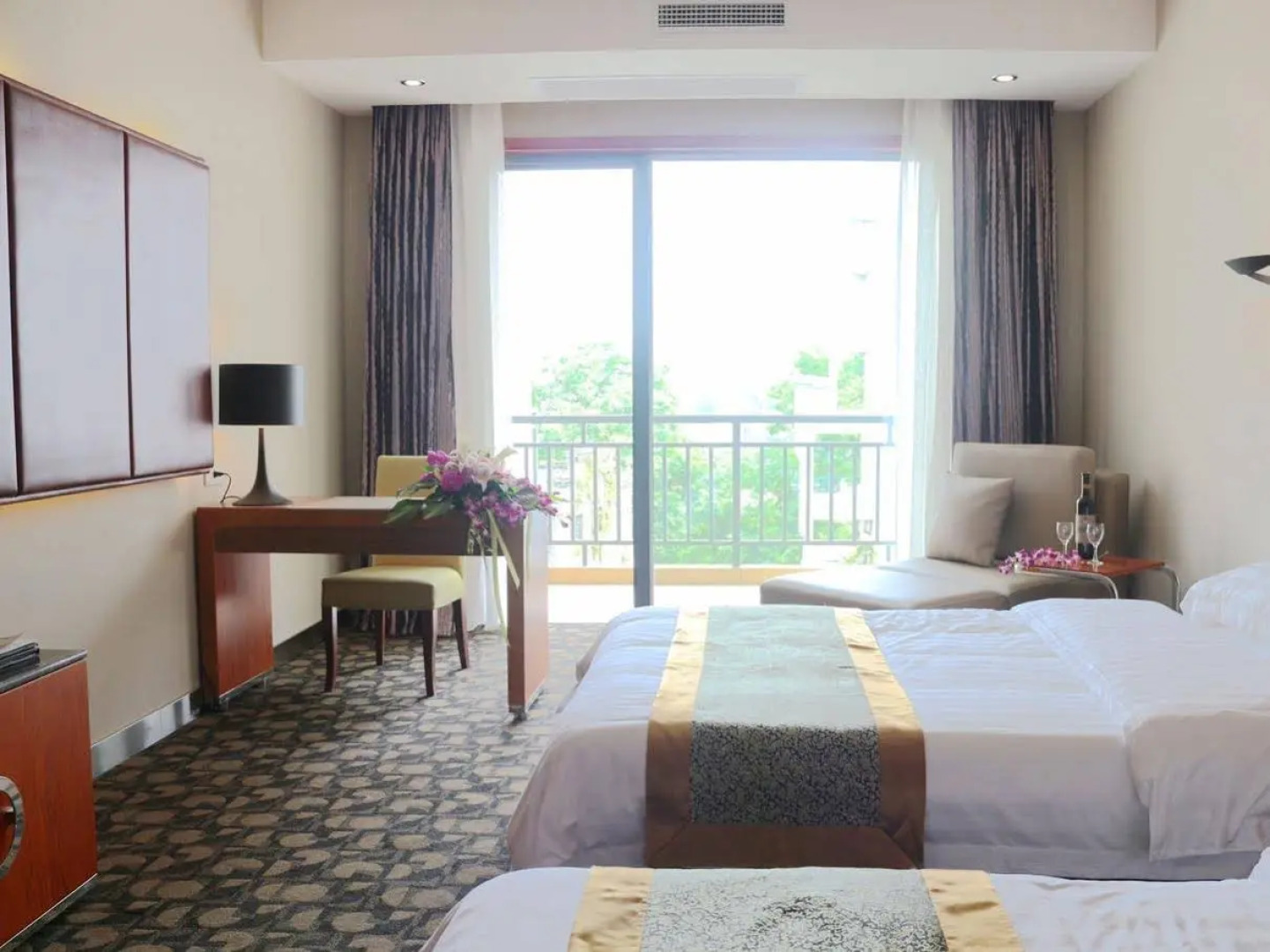 Yangshuo Tangrenjie Hotel