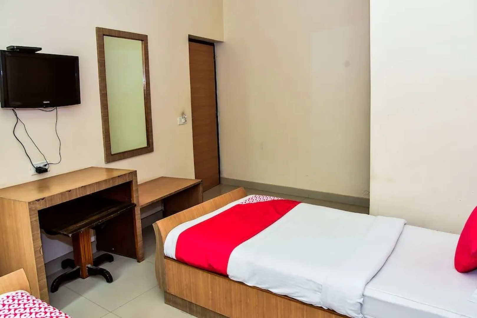 OYO 25127 Hotel Metro Palace