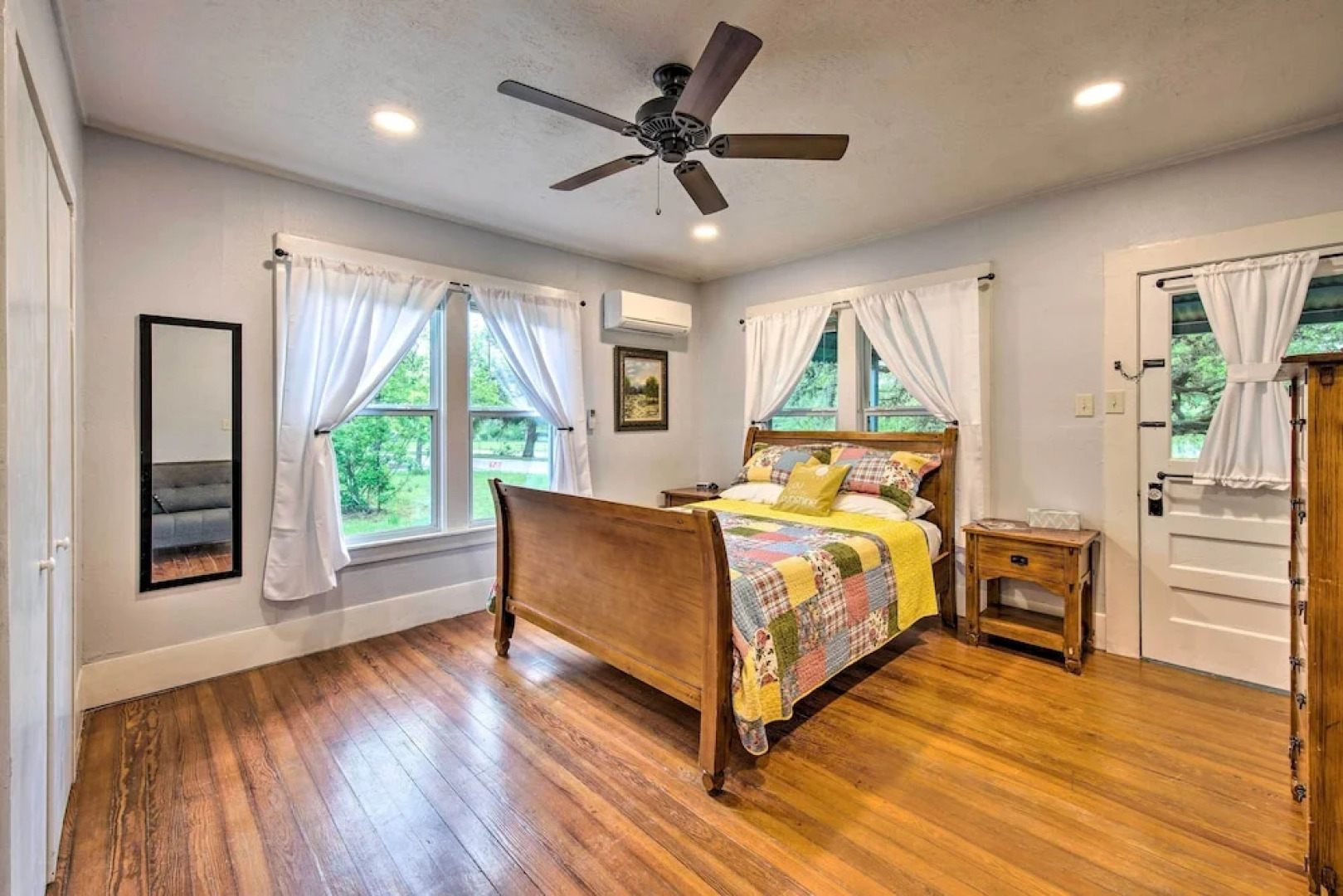 Betty B's River House < 1 Mi to Blanco State Park!