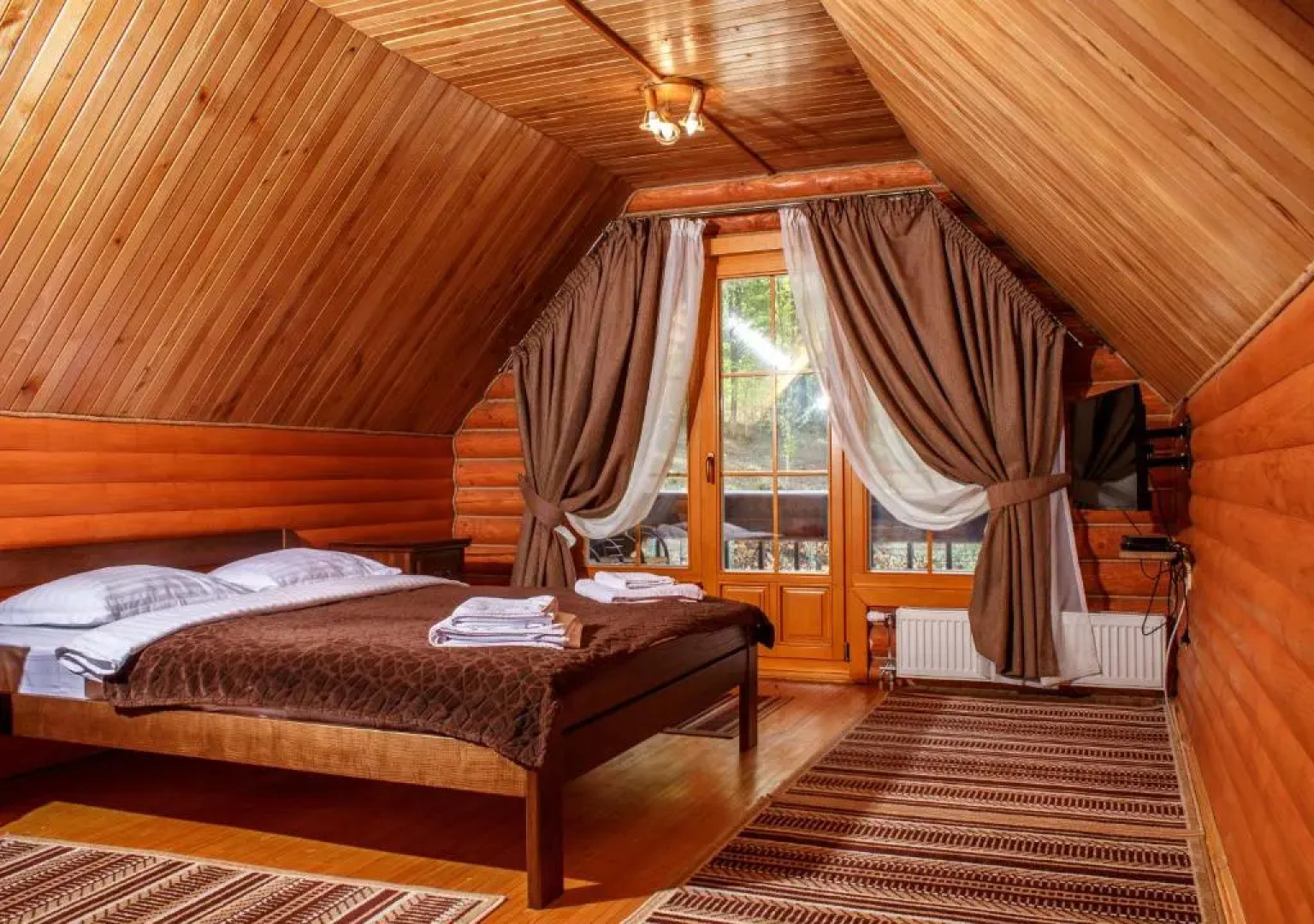 Toursit Complex Polyana Kvasova