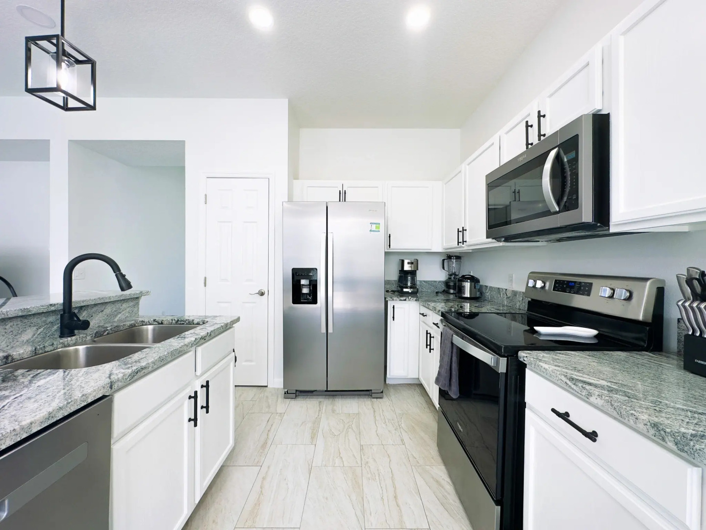 Luxury 4Bd Home Near Disney w/Pool (1653 PR), Davenport, US