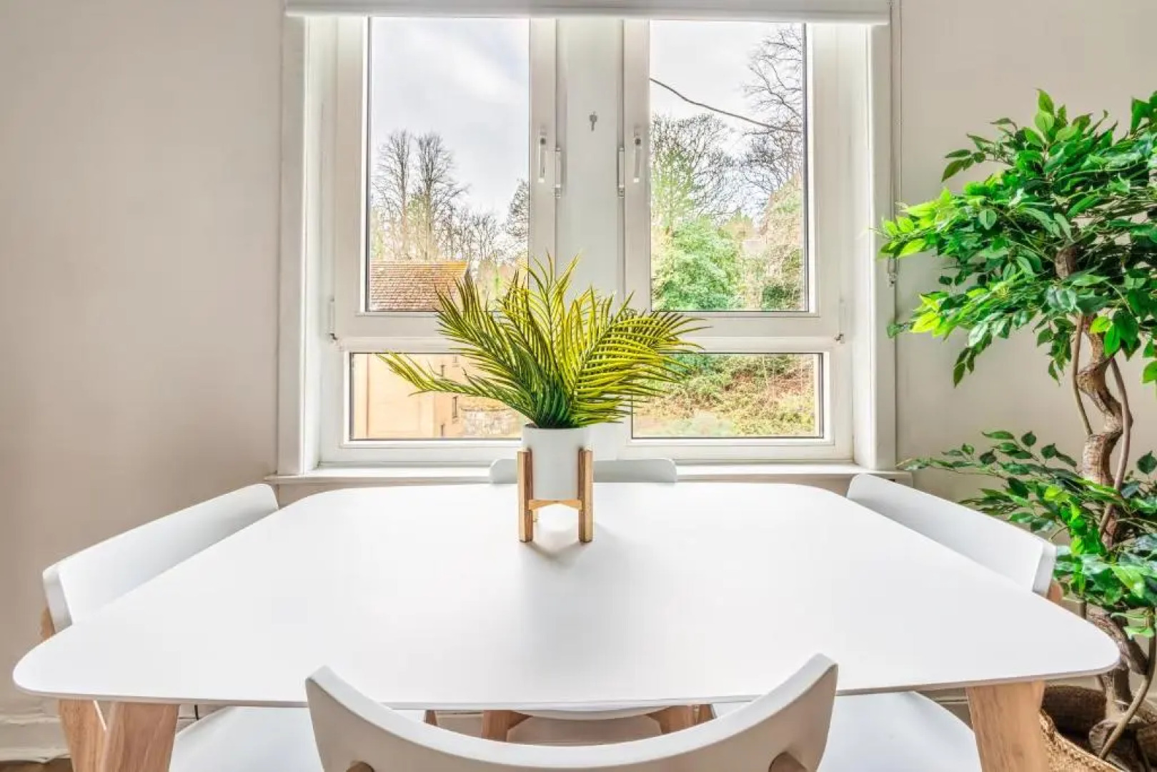 Leven Apartment West Bridgend Dumbarton near Loch Lomond