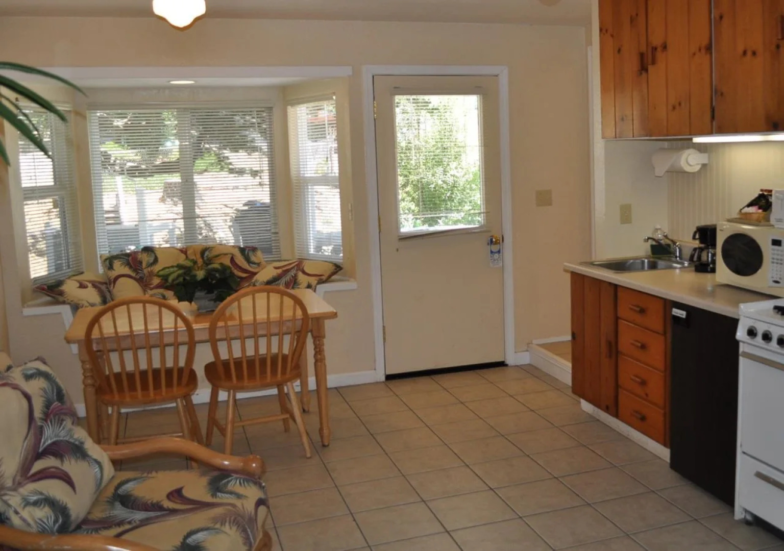 Ocean Echo Inn and Beach Cottages