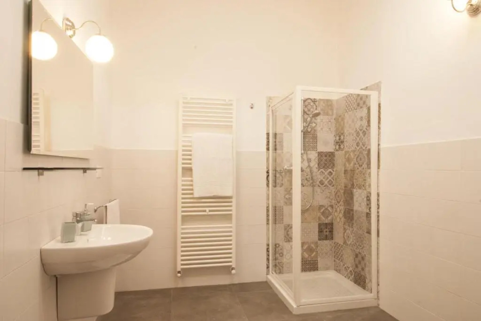 Luxury Courtyard Bilo