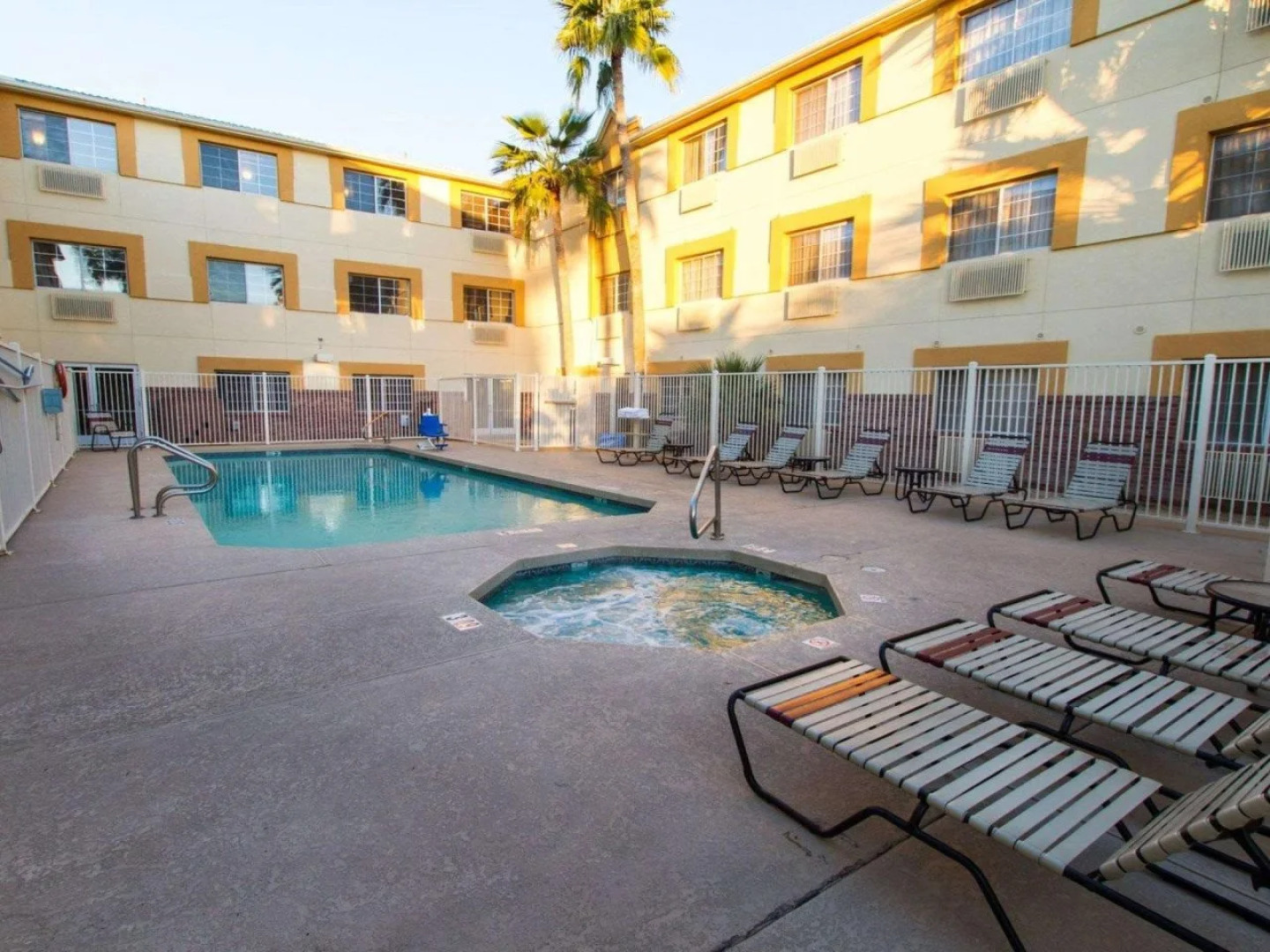 Comfort Suites Phoenix Airport