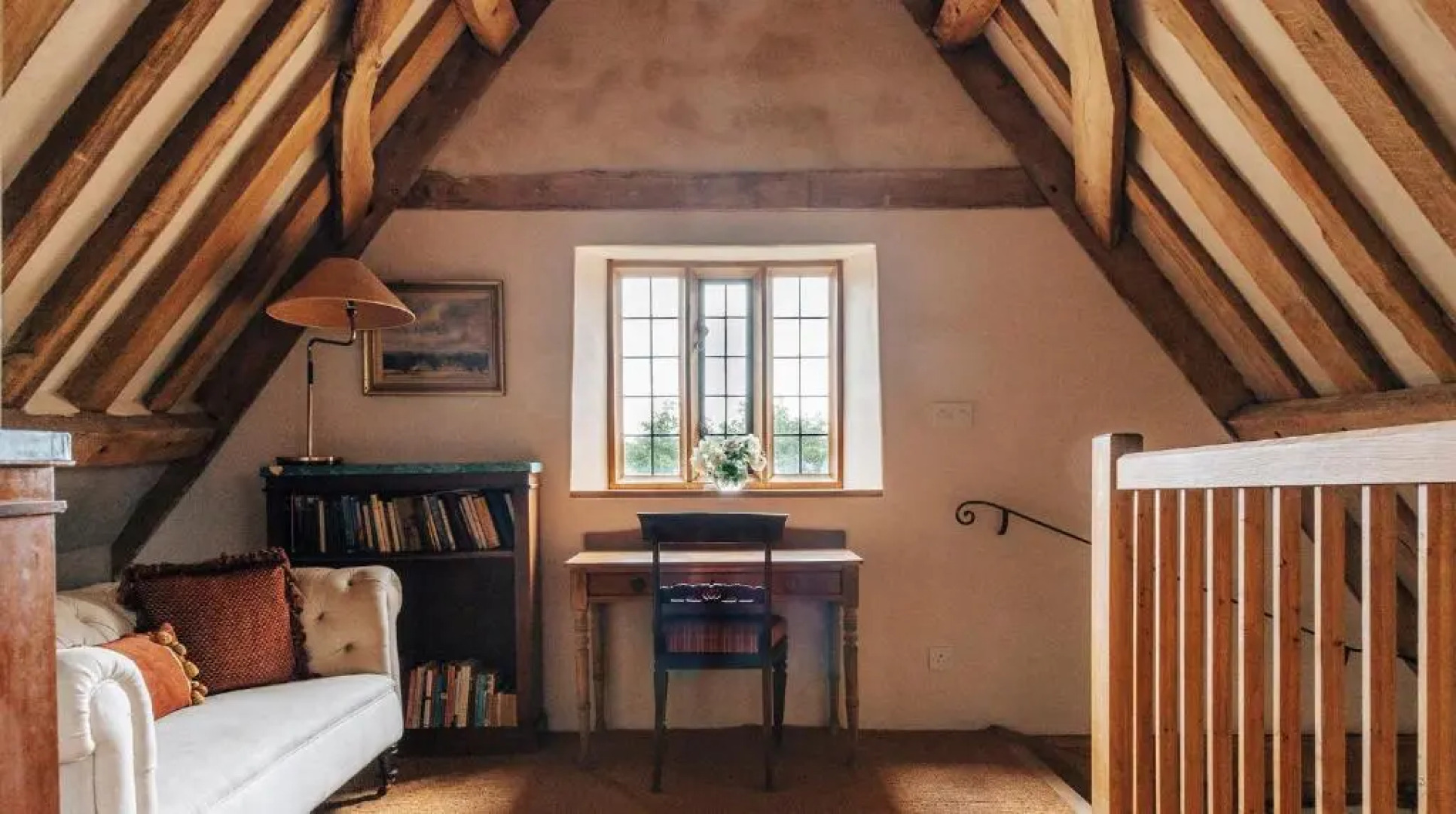 Lavish Tudor Estate Gardens - Sleeps 25