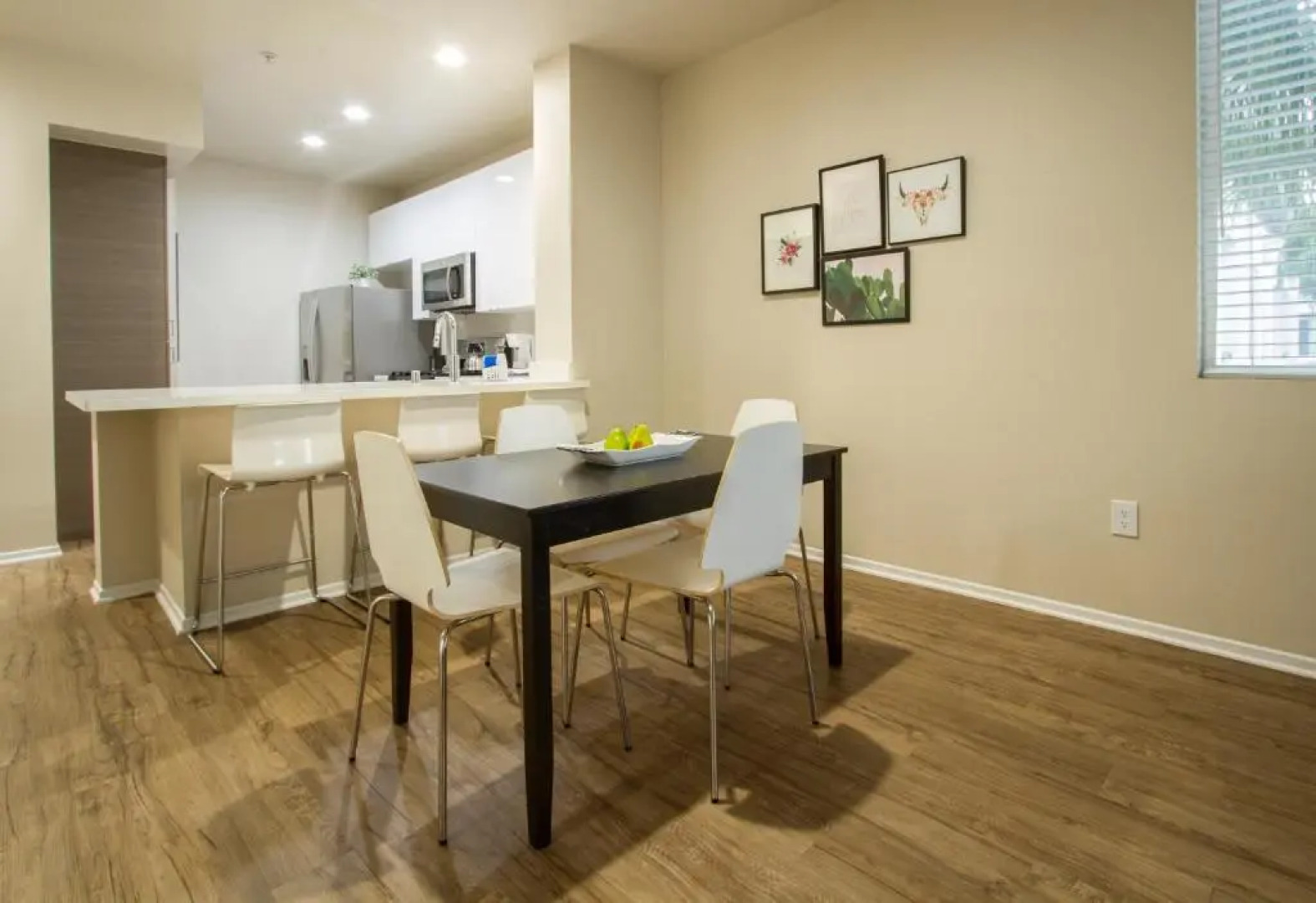 Marina Del Rey's Grand 2/2 Suite Pool View