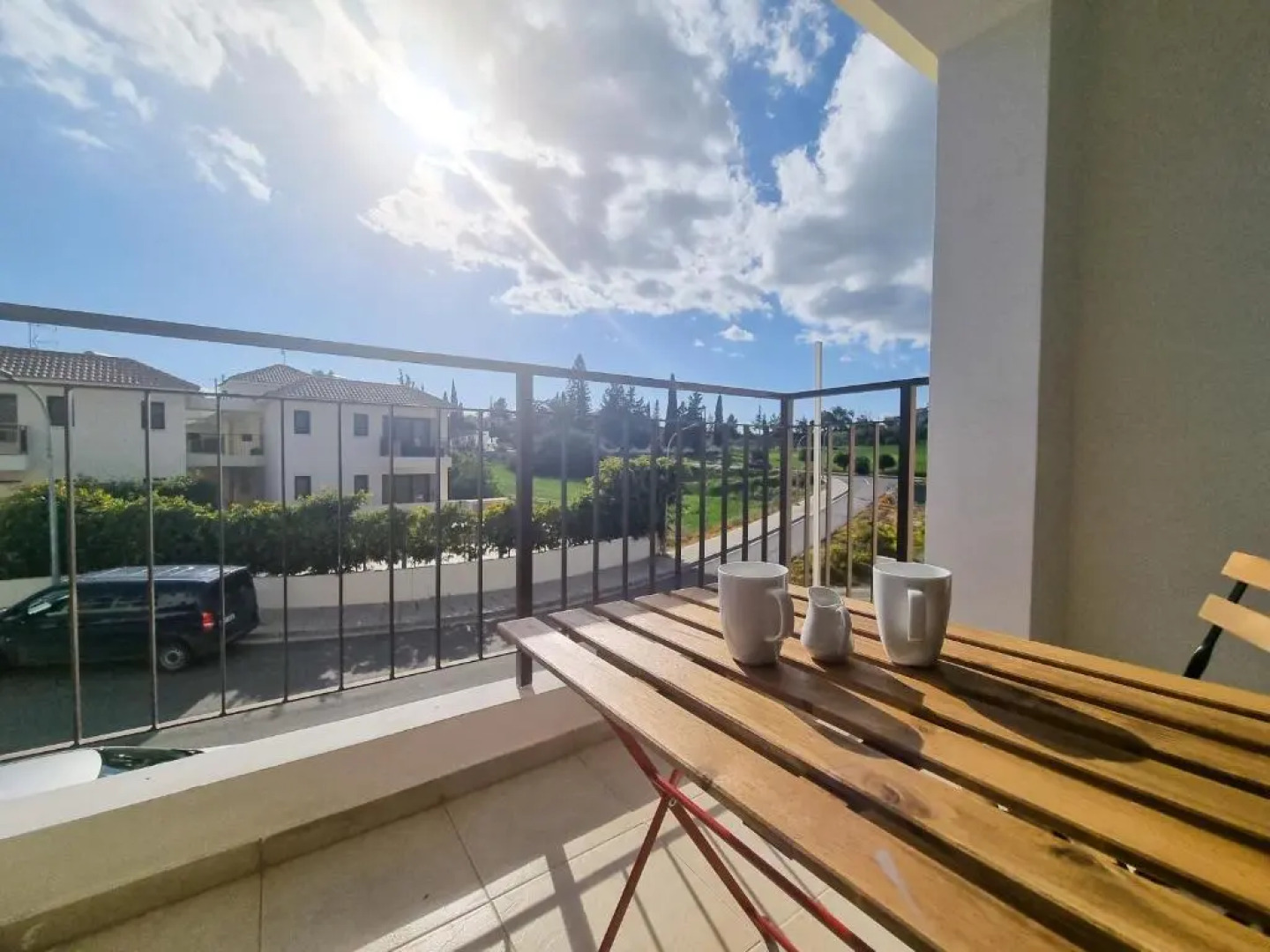 Green Leaf Apartment