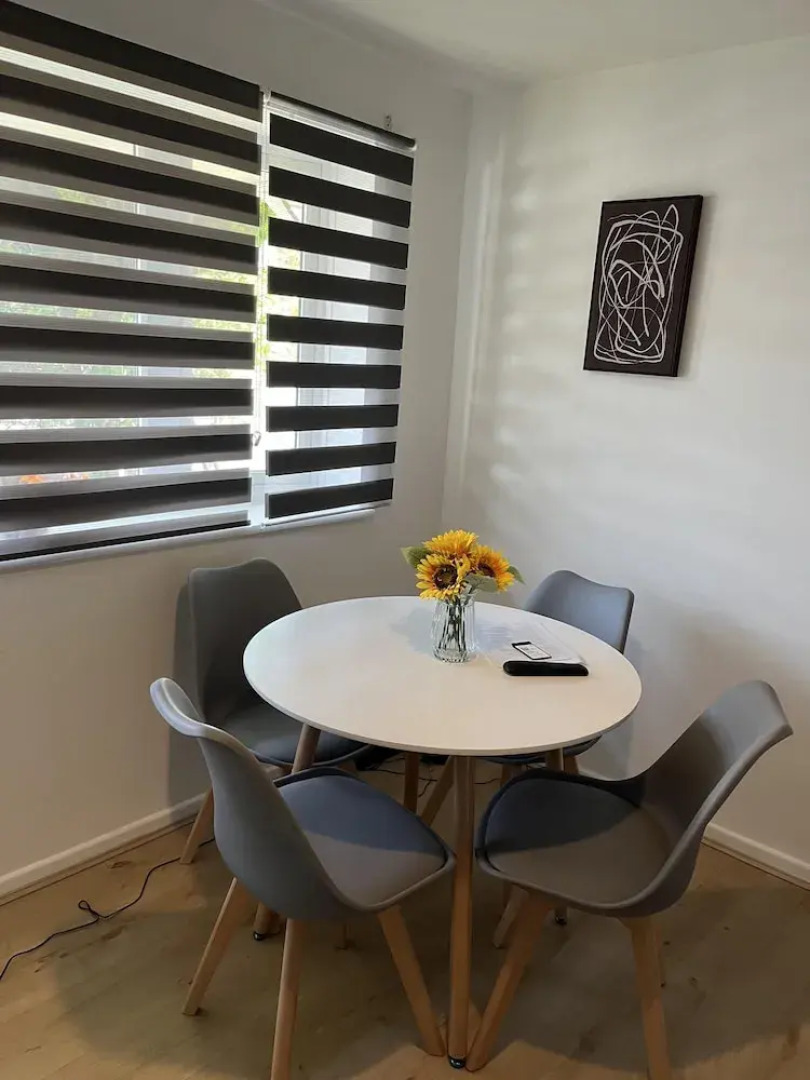 Hive Stays, Sleeps 3, Free Parking, Wifi, Smart Tv