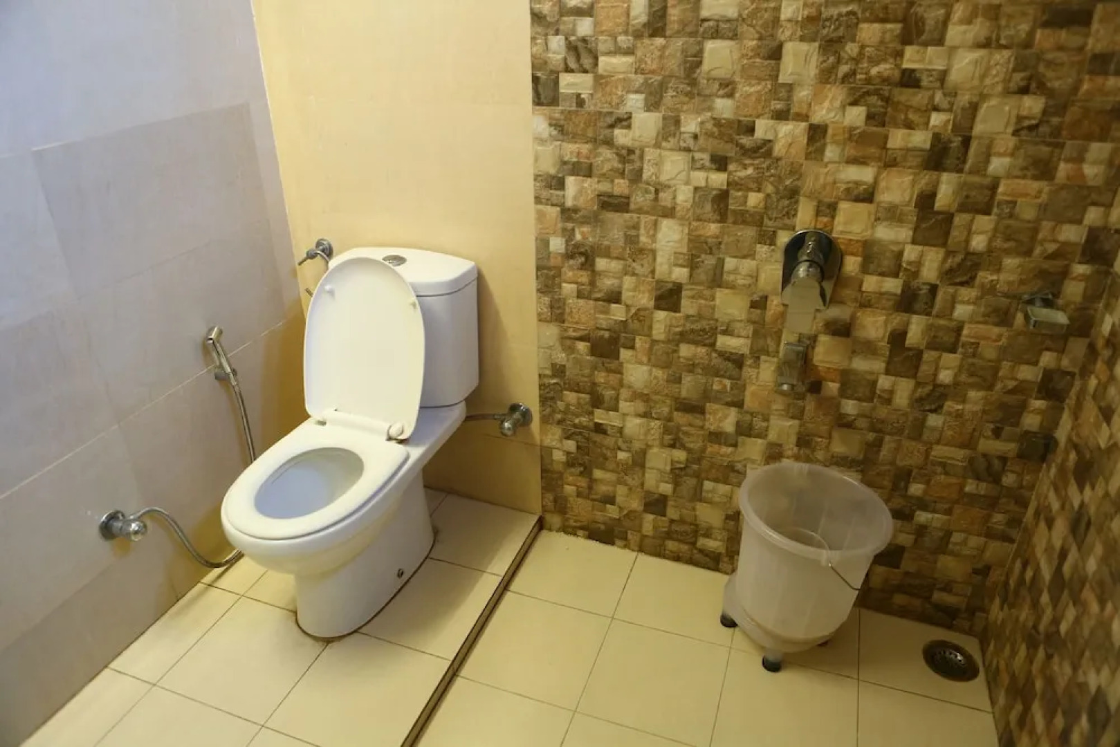 OYO Rooms Mussoorie Library