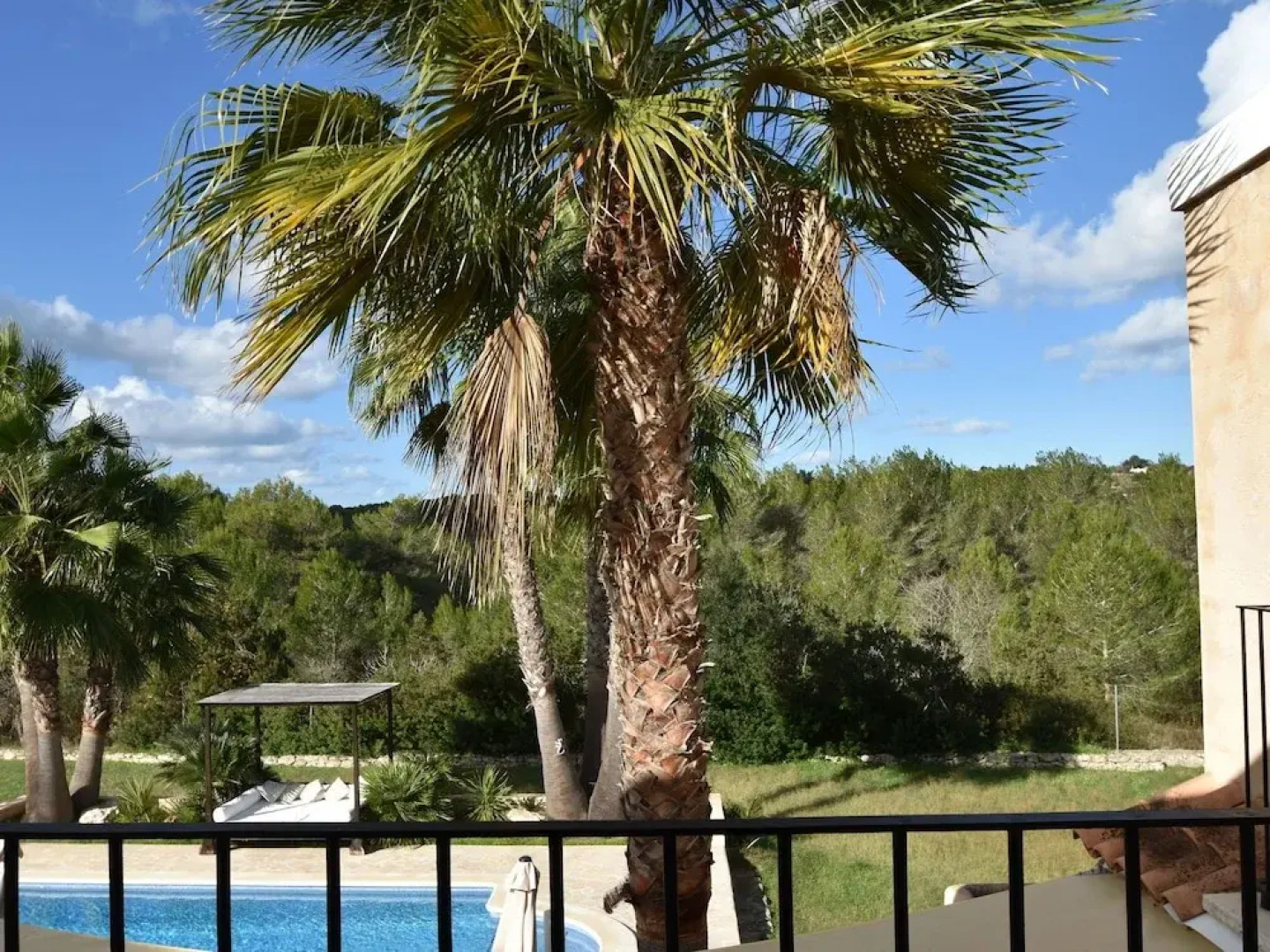 Mansion in San Rafael With Pool & Beach