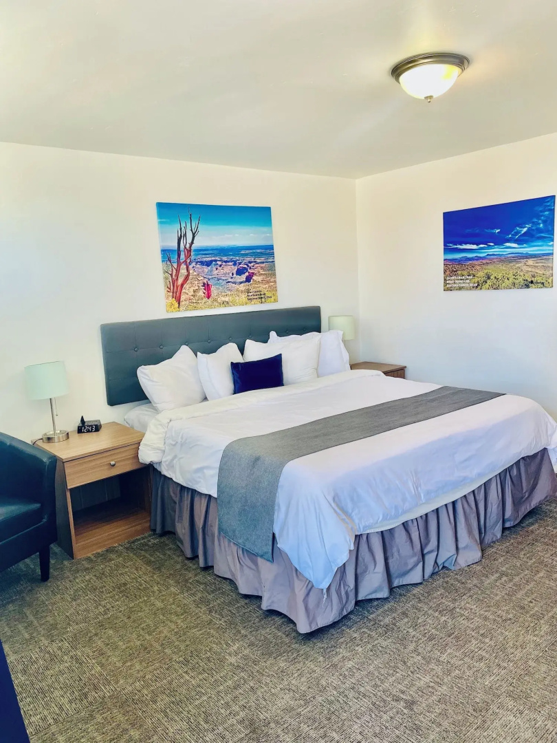 Blue Sage Inn & Suites
