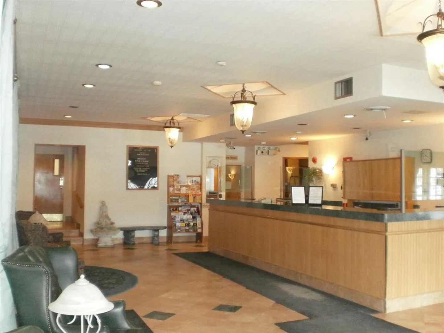 Royal Inn and Suites