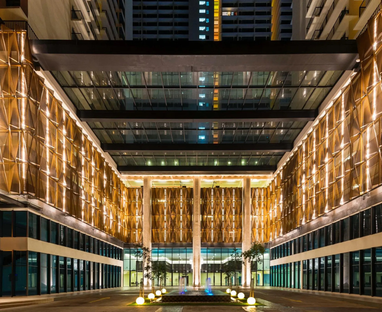 Machome GuestHome at Trefoil Setia City