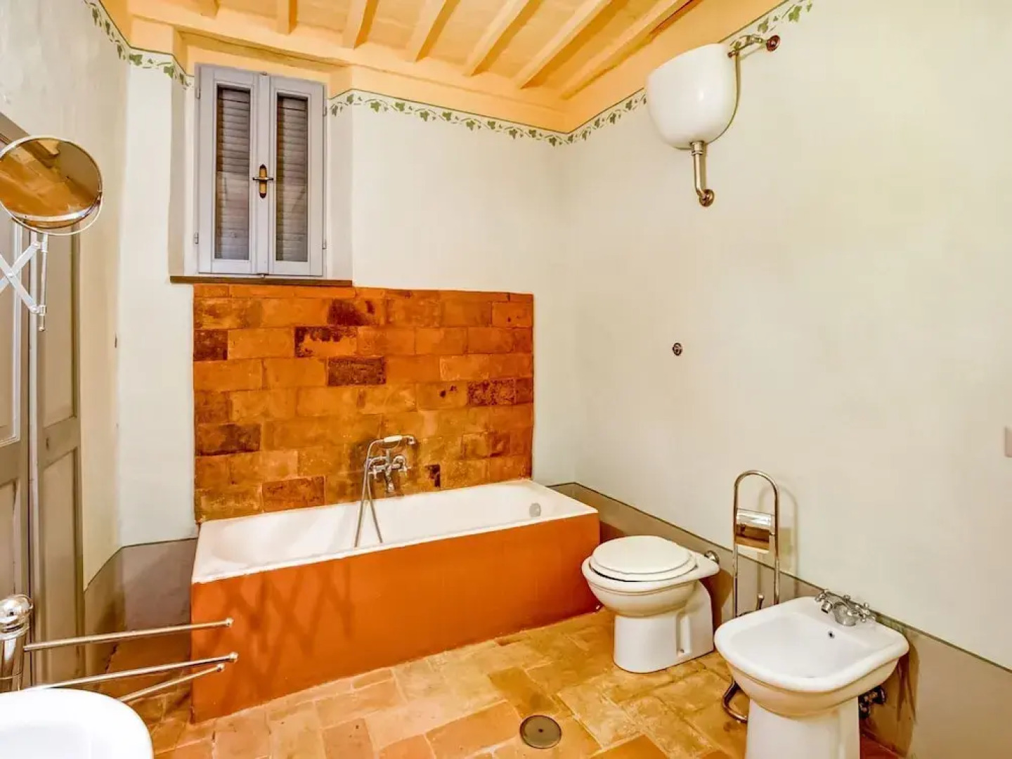 Villa in Rome With Pool & Tiber Valley Views