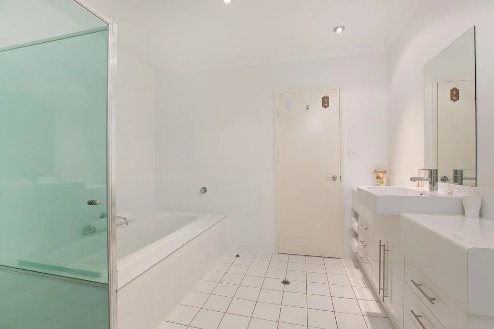 Deja Vu Palm Cove Private Heated Pool