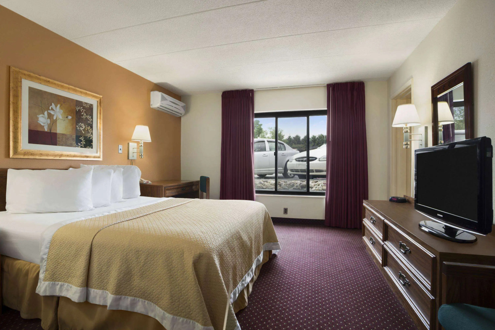 Ramada by Wyndham Pittsburgh/New Stanton
