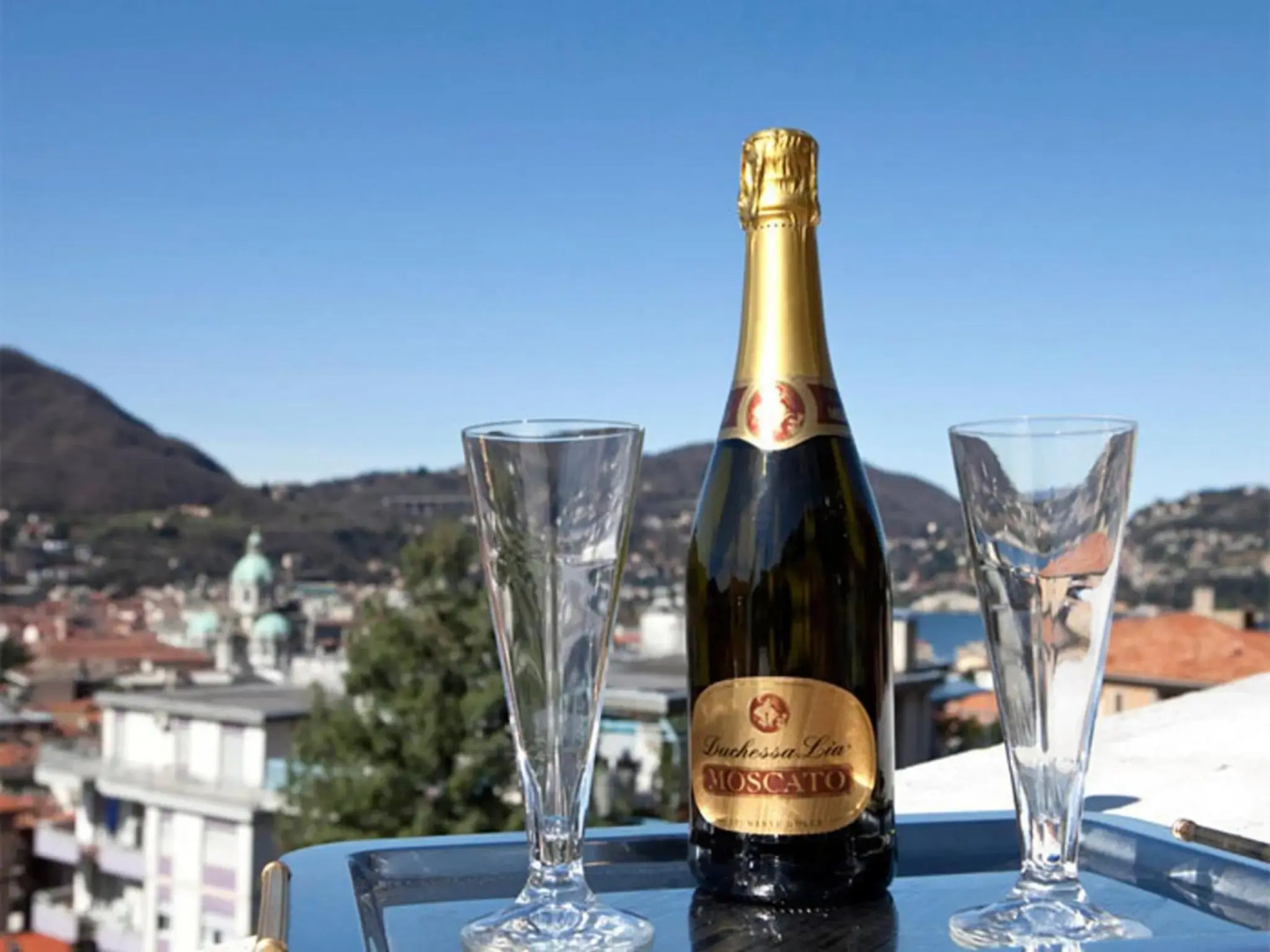 Silky House with Private Parking