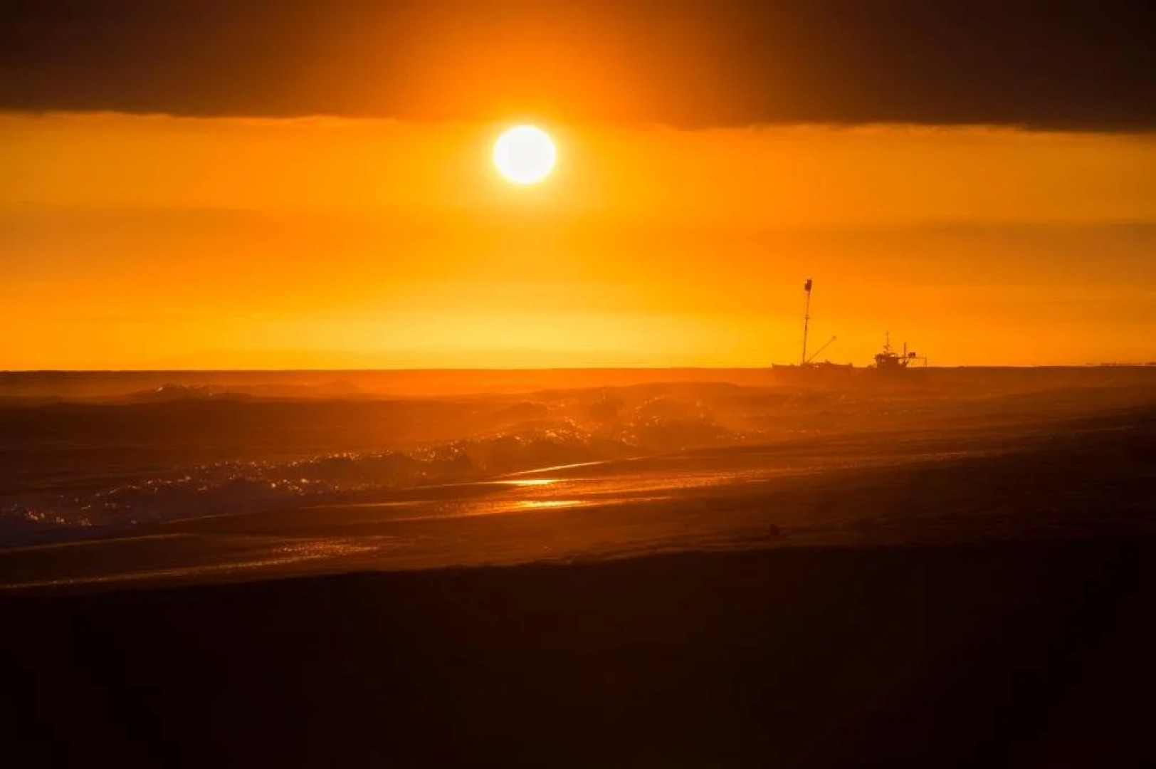 The Lakes Beachfront Holiday Retreat