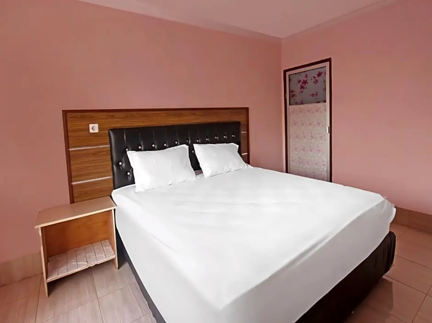 OYO 91744 Hotel Gemilang