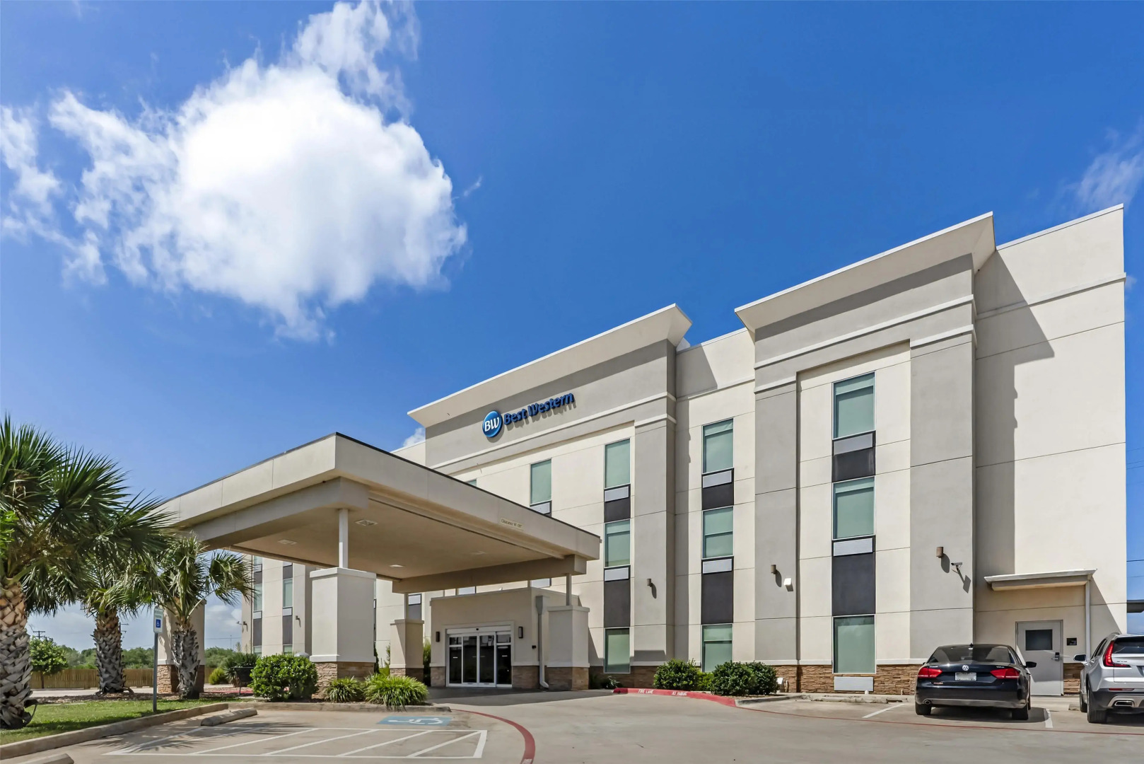 Best Western Green Oaks Inn & Suites