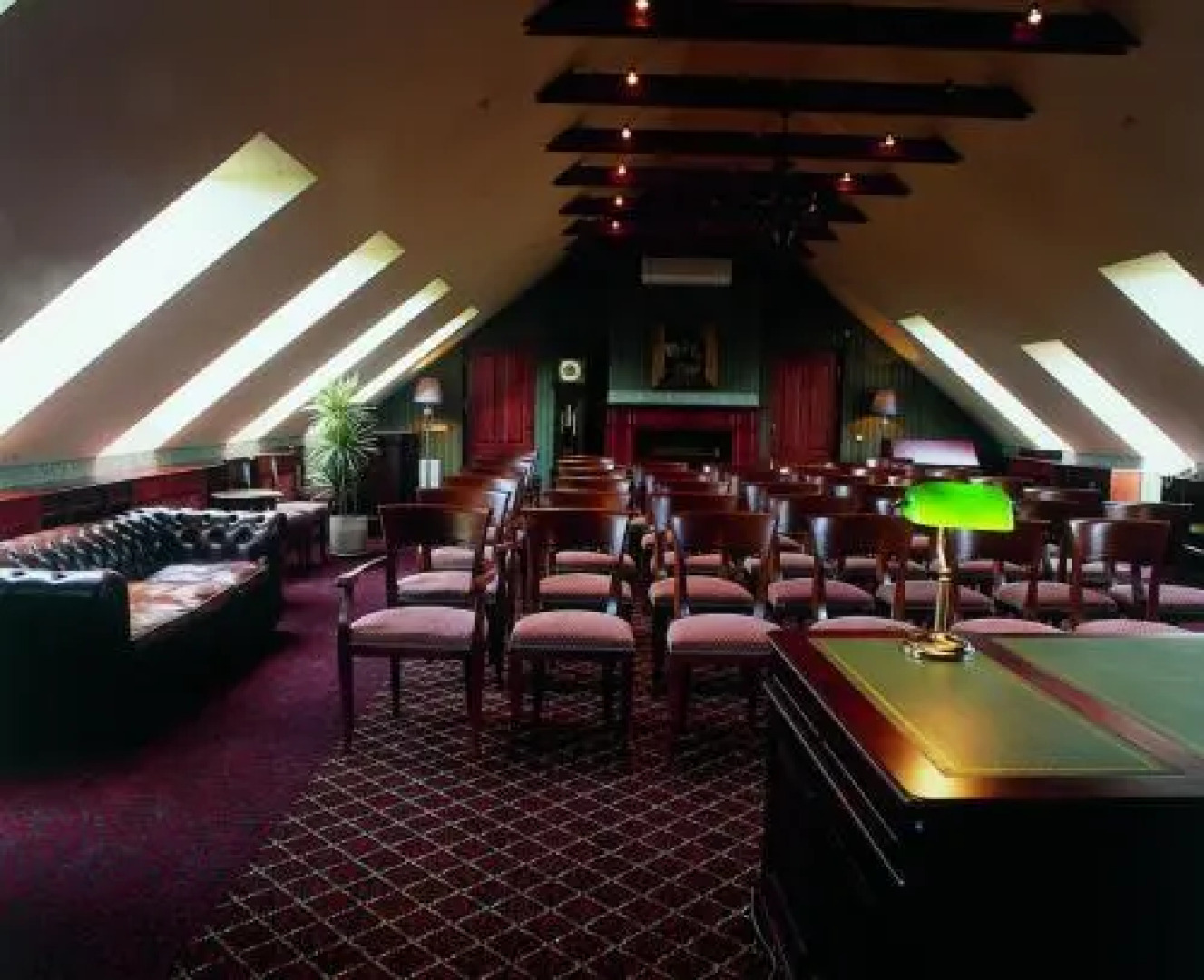 Apvalaus Stalo Klubas