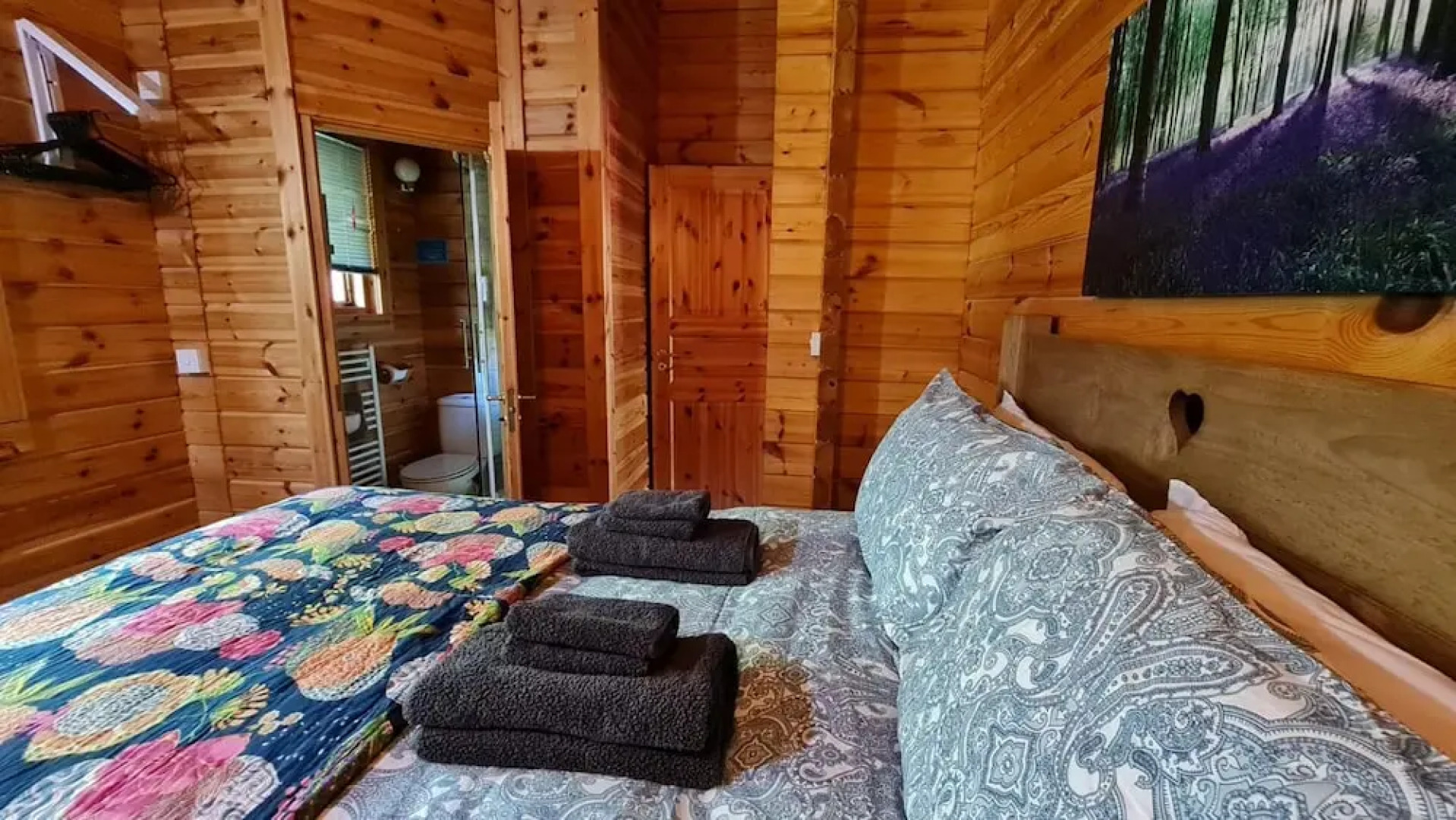 3-bed Lodge - Sleeps 7 - Hot Tub - Pet Friendly
