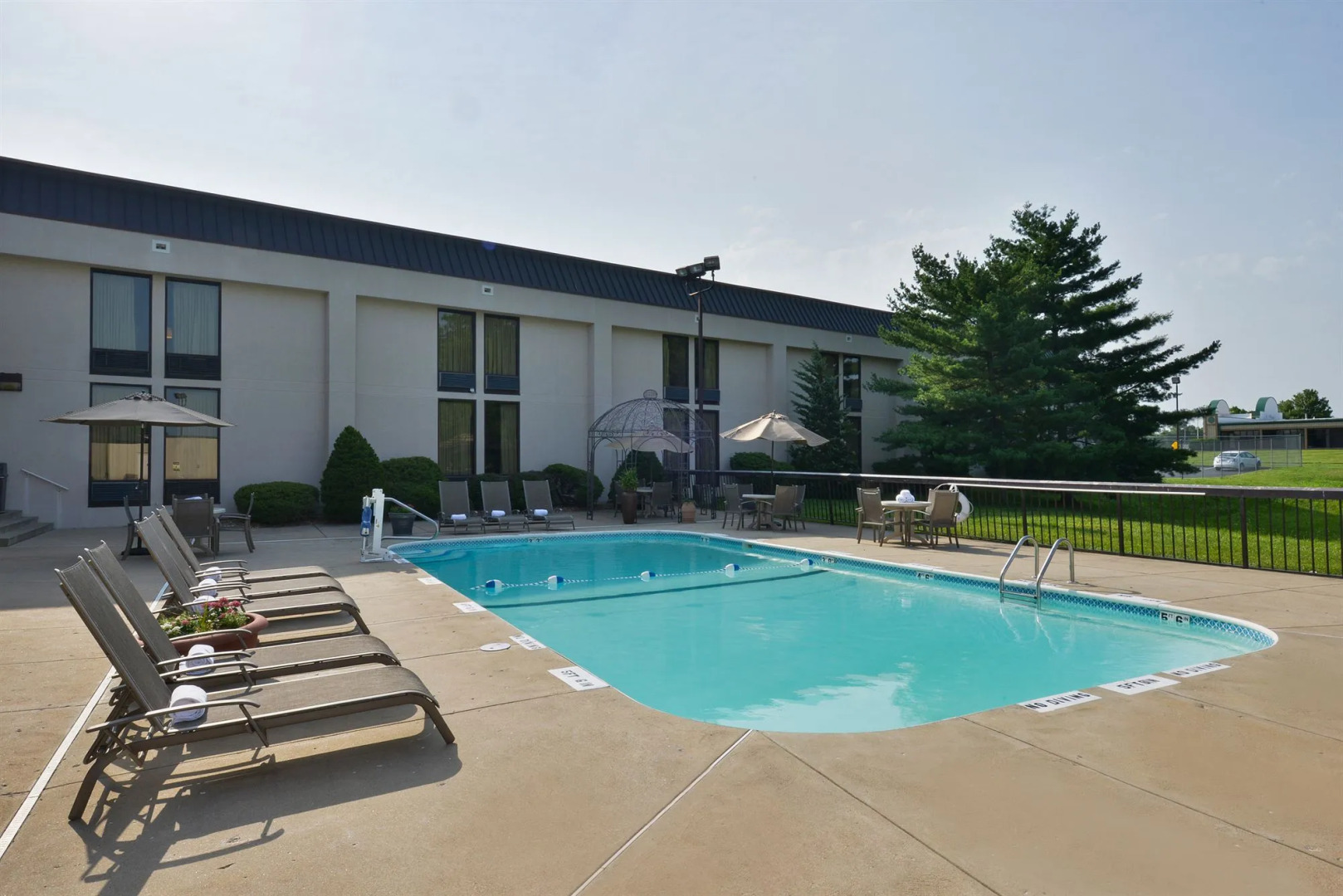 Greenstay Hotel & Suites