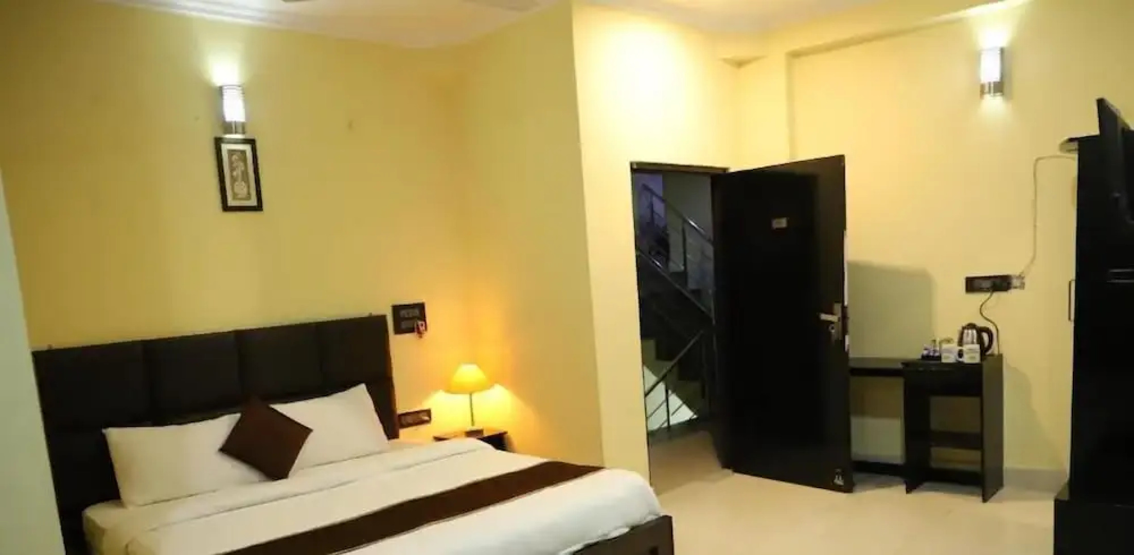 Corbett Hill Resort By Royal Collection Hotels