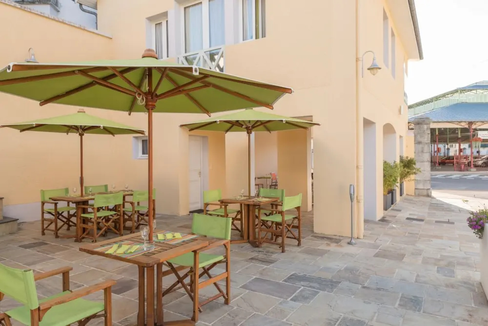 Le Réverbère - La Cuisinerie - L'Hôtellerie