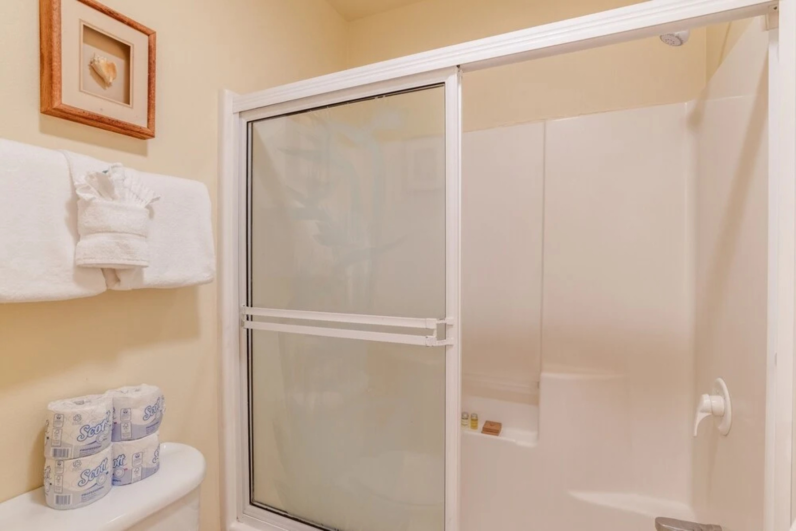 Maui Sands #5g 2 Bedroom Condo by RedAwning