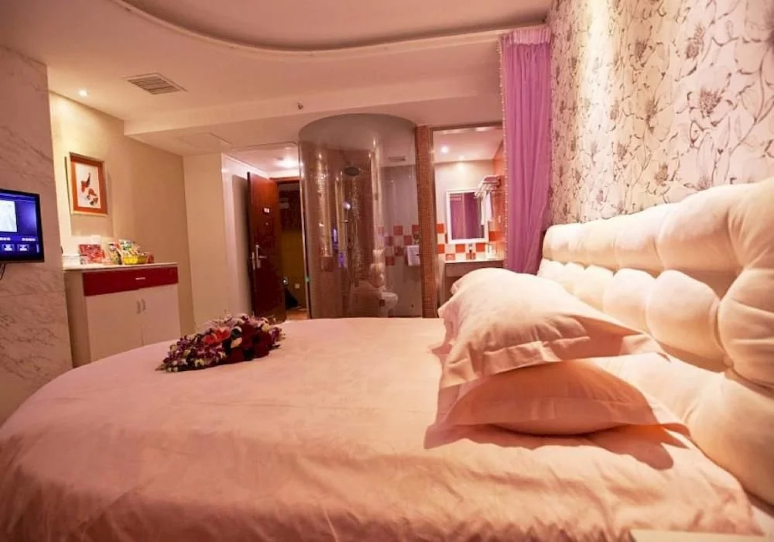 Jiaxing Donghong Noble Business Hotel